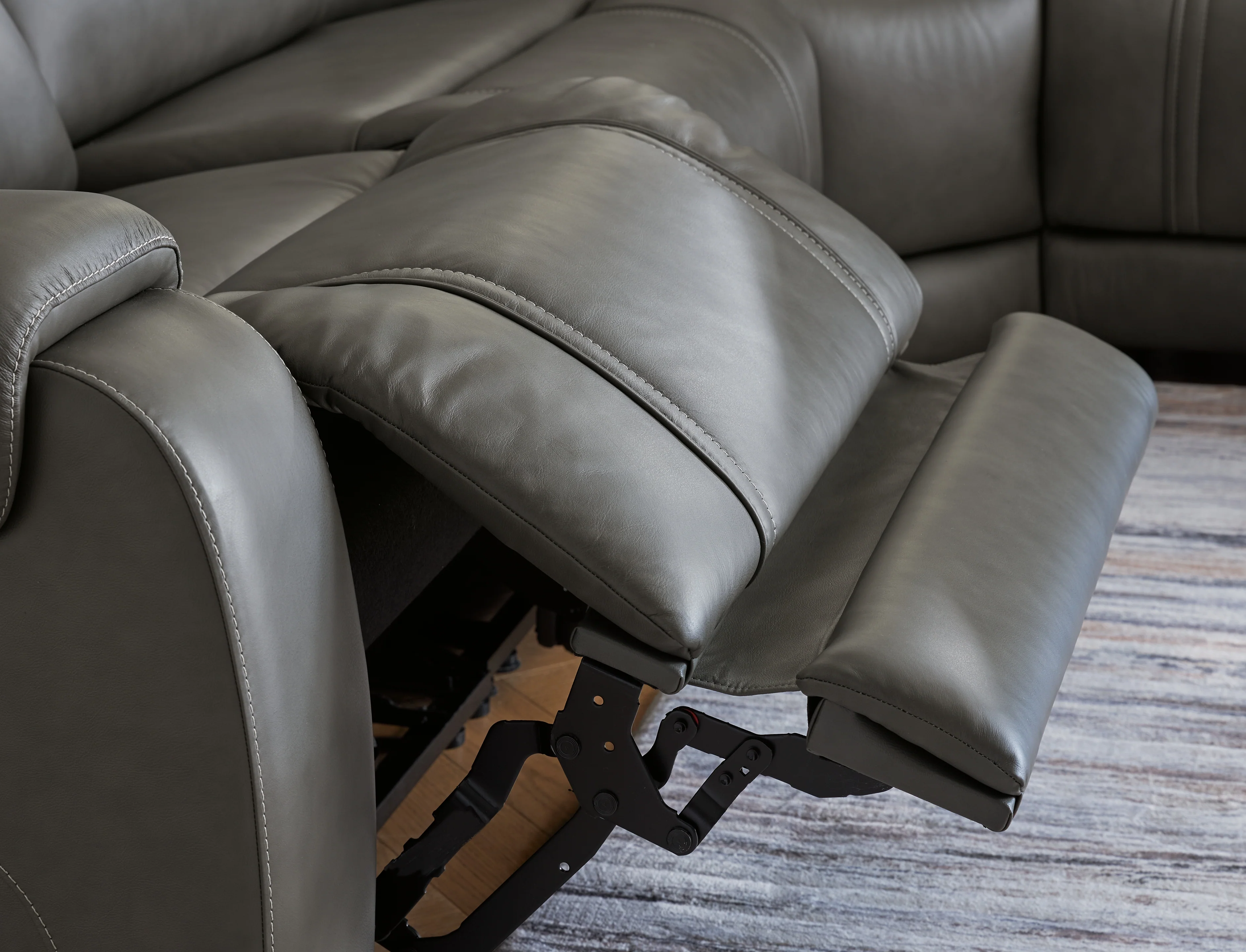 5Z - Pittson Anchor 5-Piece Power Reclining Sectional - Image 4
