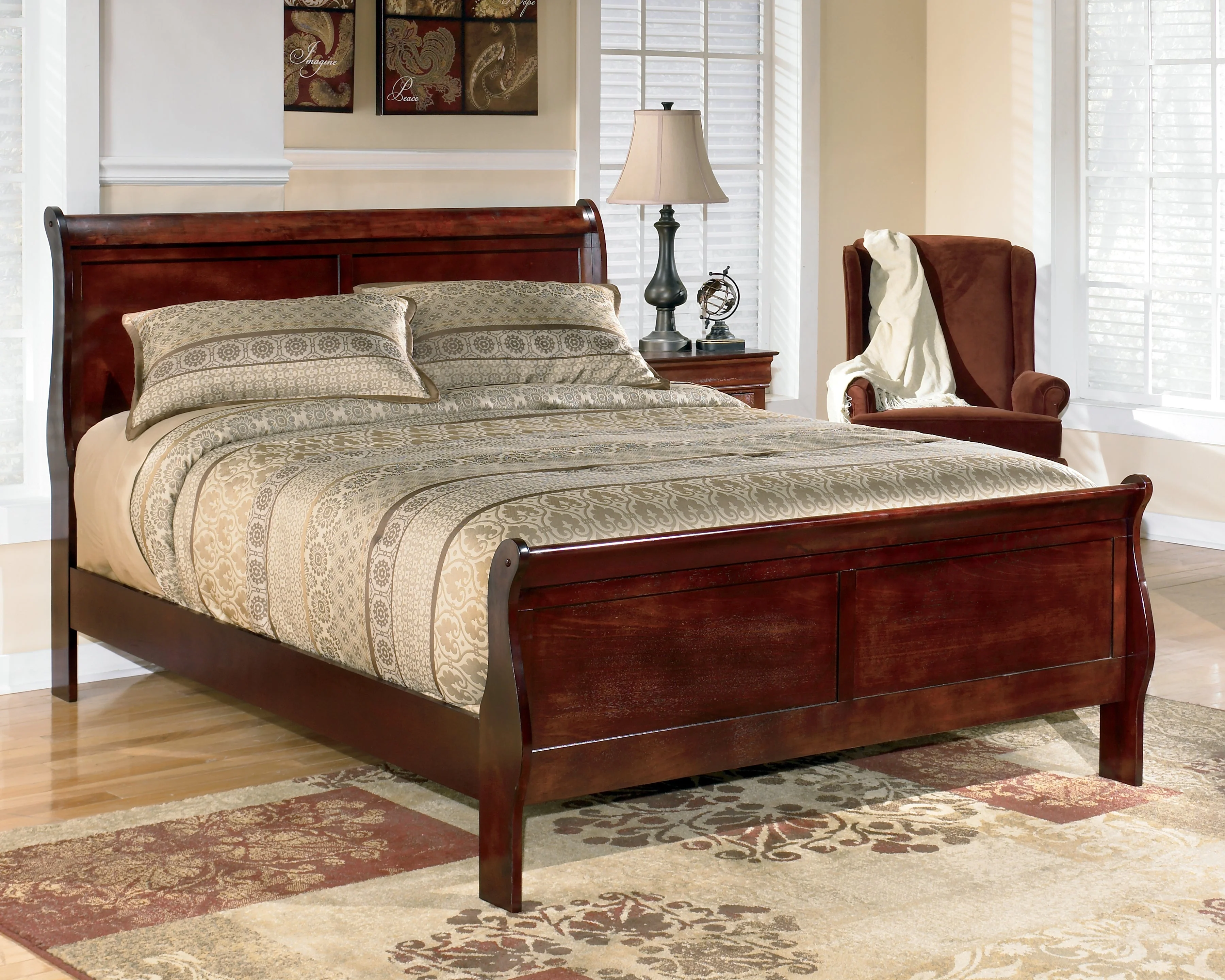 Alisdair Reddish Brown Queen Sleigh Bedroom Set with Chest (Online Special Price) - Image 7