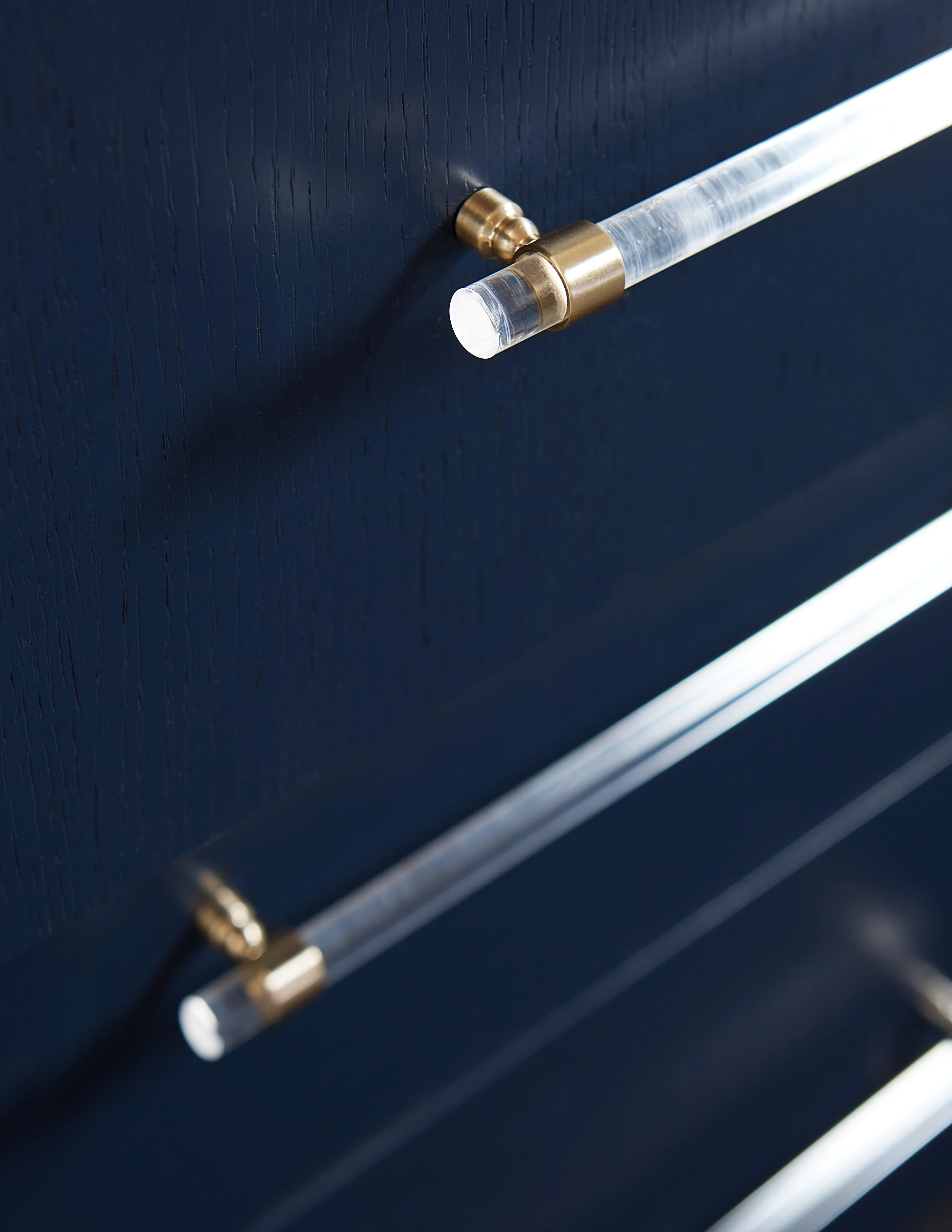 Argento Five Drawer Chest in Navy Blue and Burnished Brass - Image 3