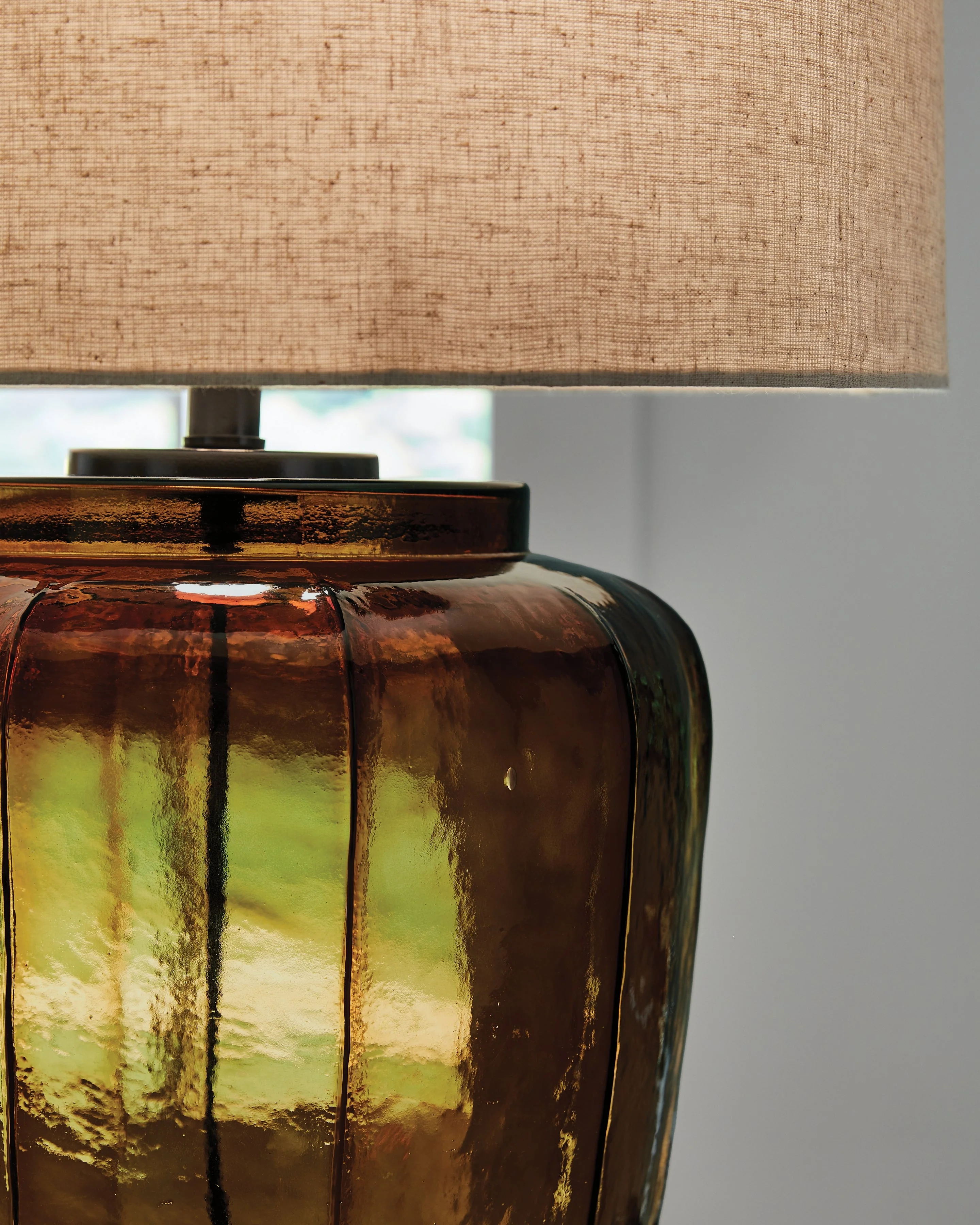 Bainmore Amber Glass Table Lamp (1/CN) (Online Special Price) - Image 3