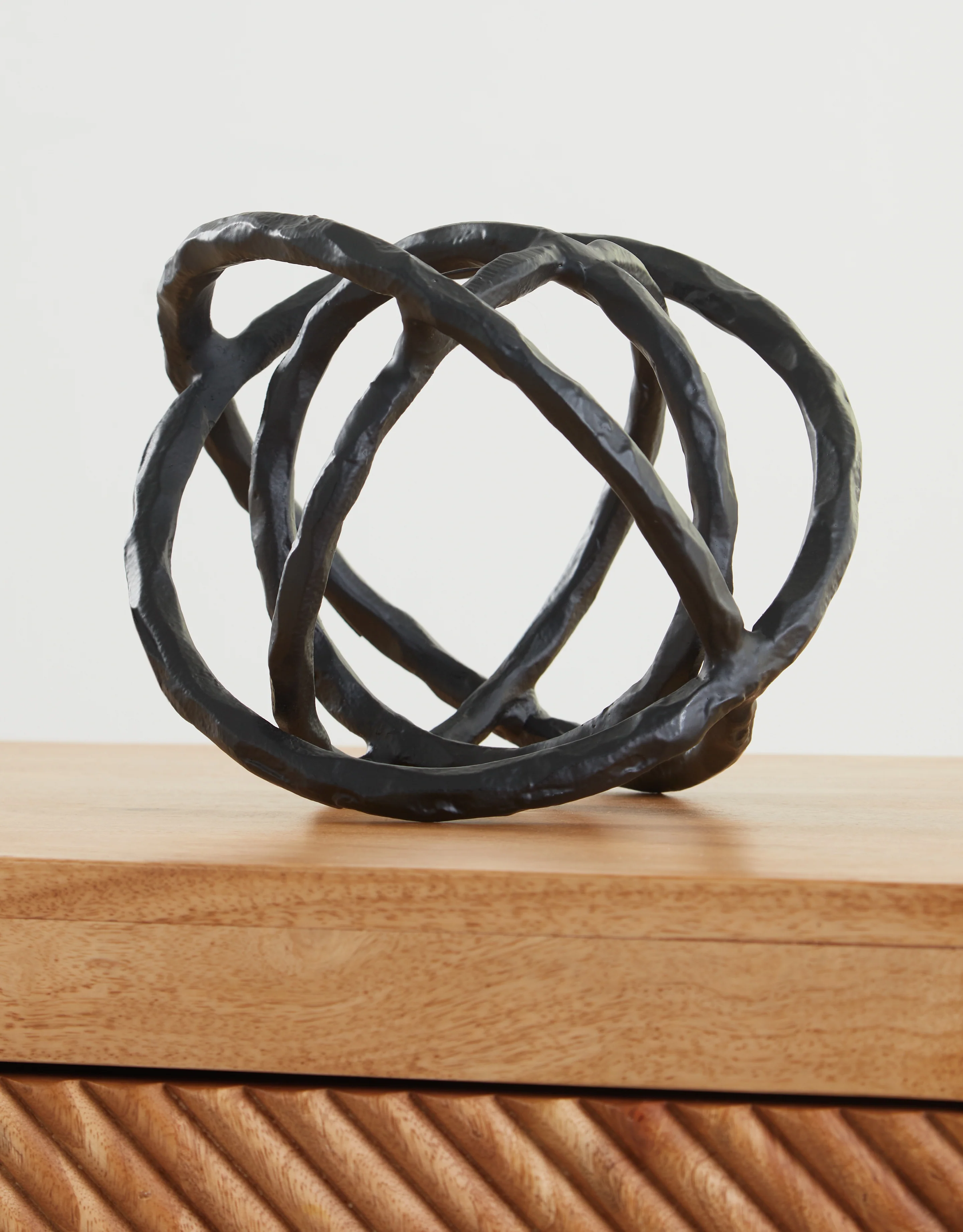 Barlee Black Sculpture - Image 2