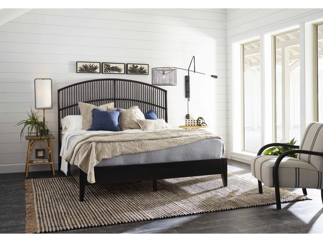 Blackadore Caye Mussel King Bed Complete