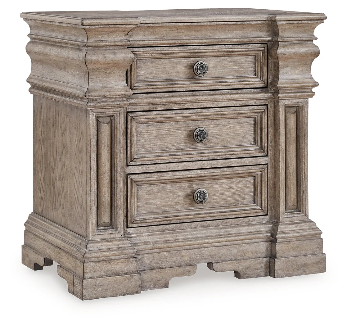 Blairhurst Light Grayish Brown King Panel Bedroom Set with Dresser, Mirror and Nightstand (Online Special Price) - Image 9