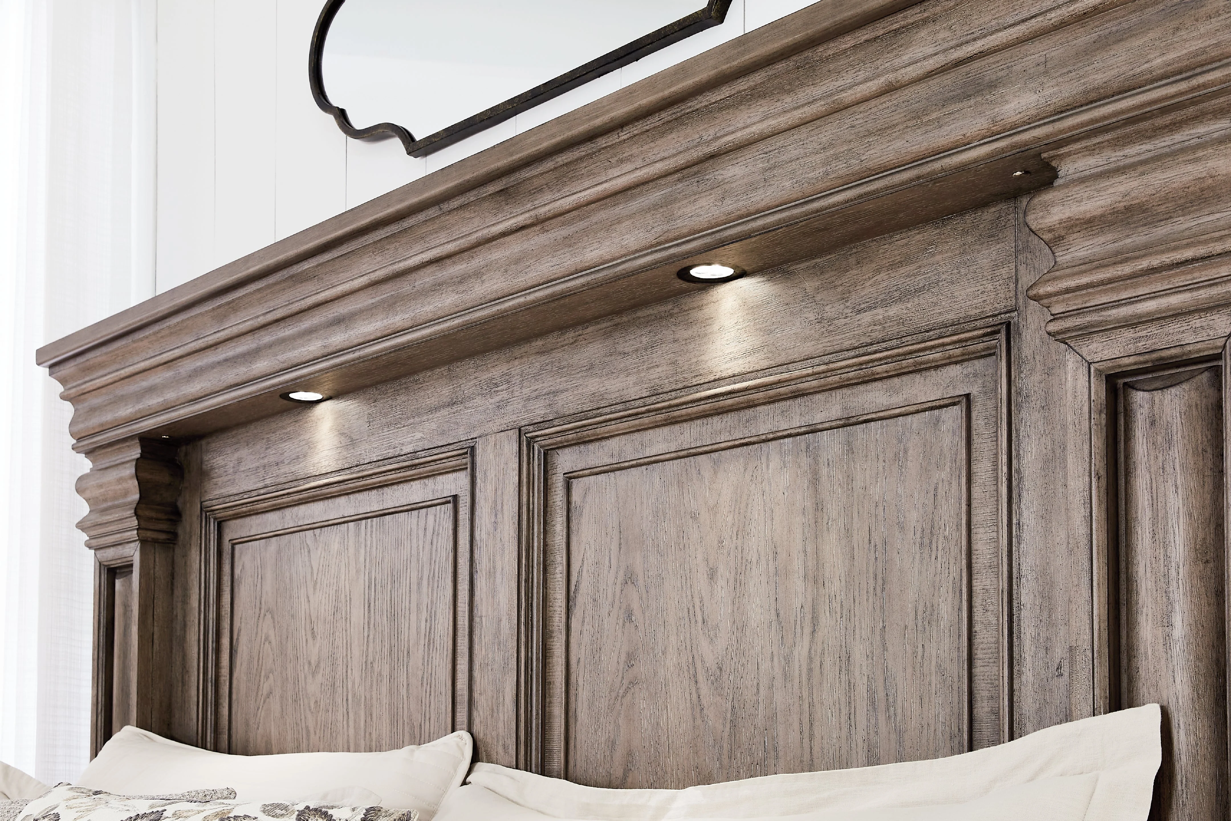 Blairhurst Light Grayish Brown Queen Panel Bed (Online Special Price) - Image 7