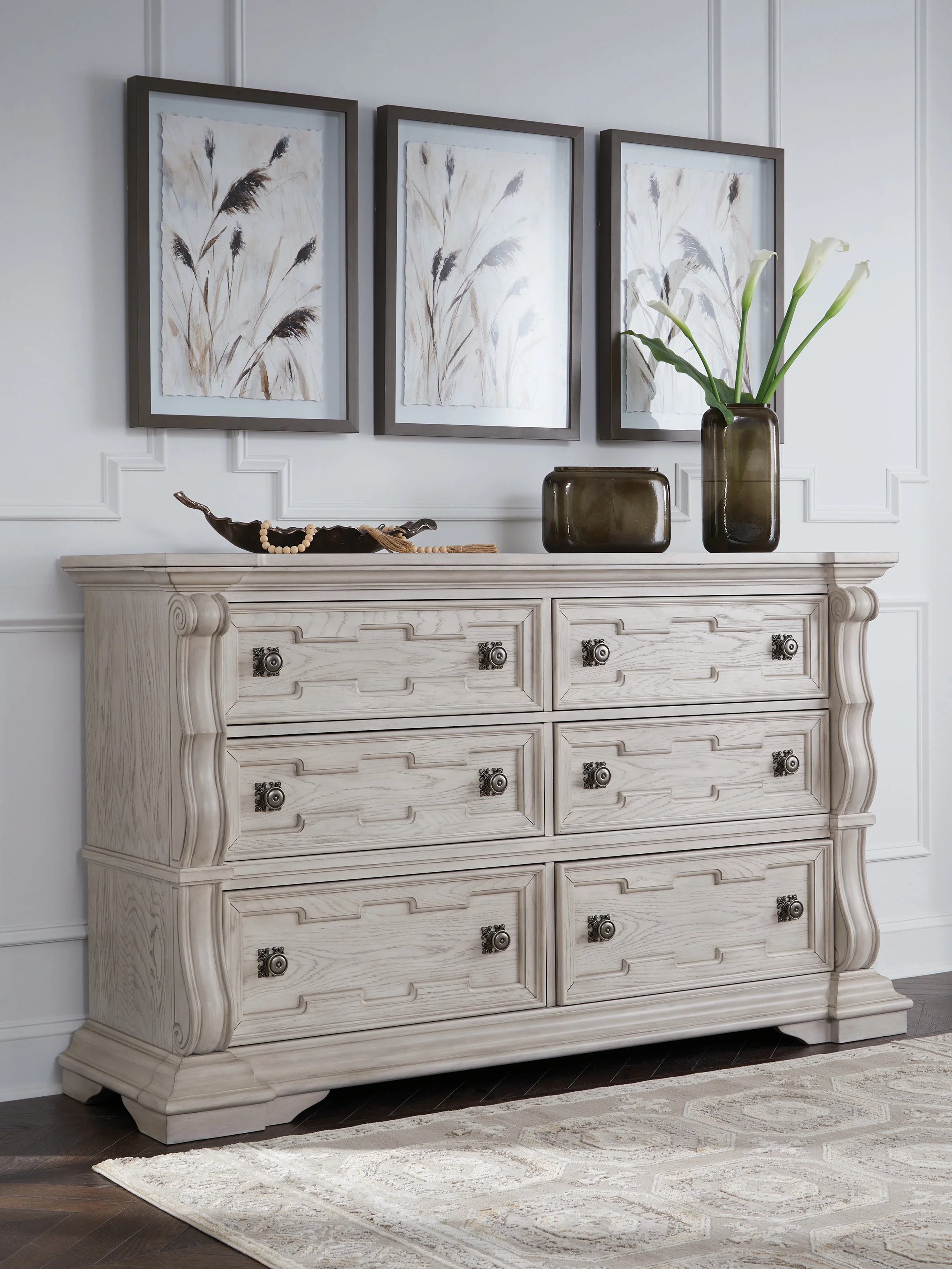 Bruchandi Antique White Dresser - Image 2