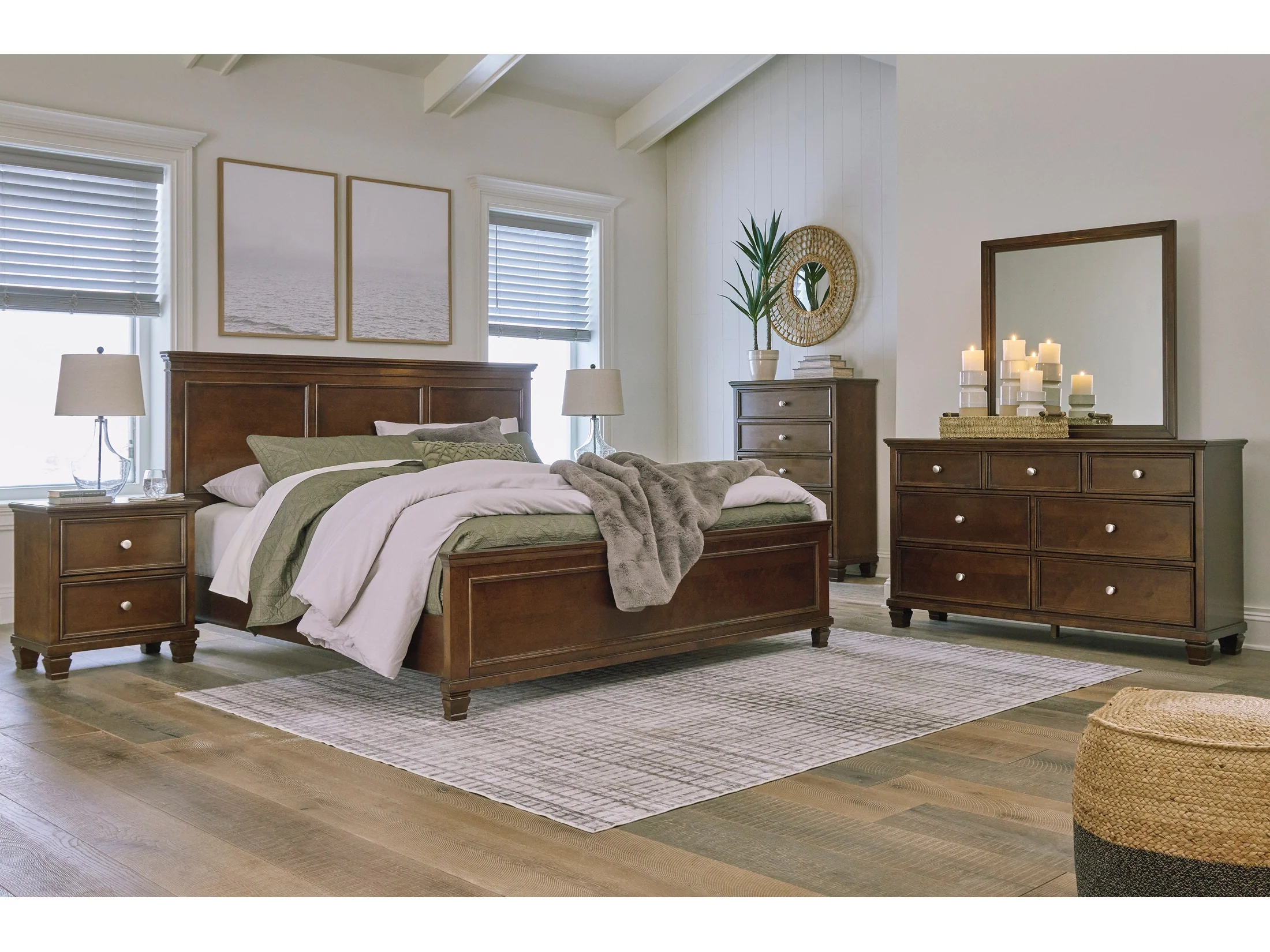 Danabrin Brown California King Panel 5-Piece Bedroom Set