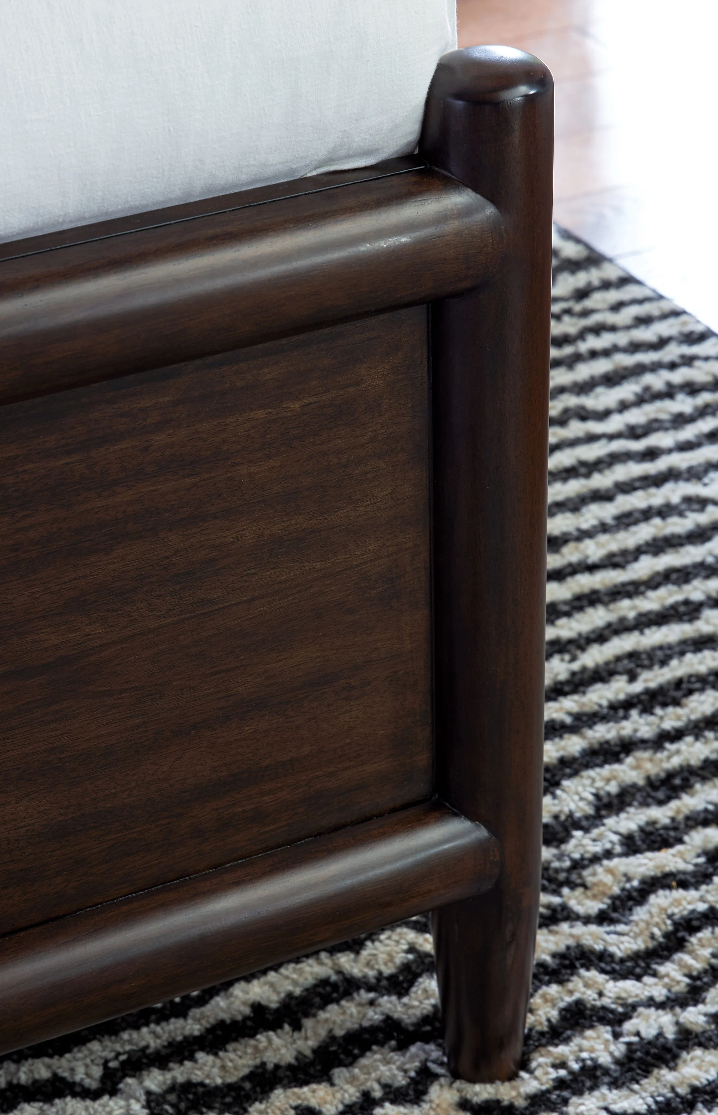 Dantenton Merlot California King Panel Bed - Image 7