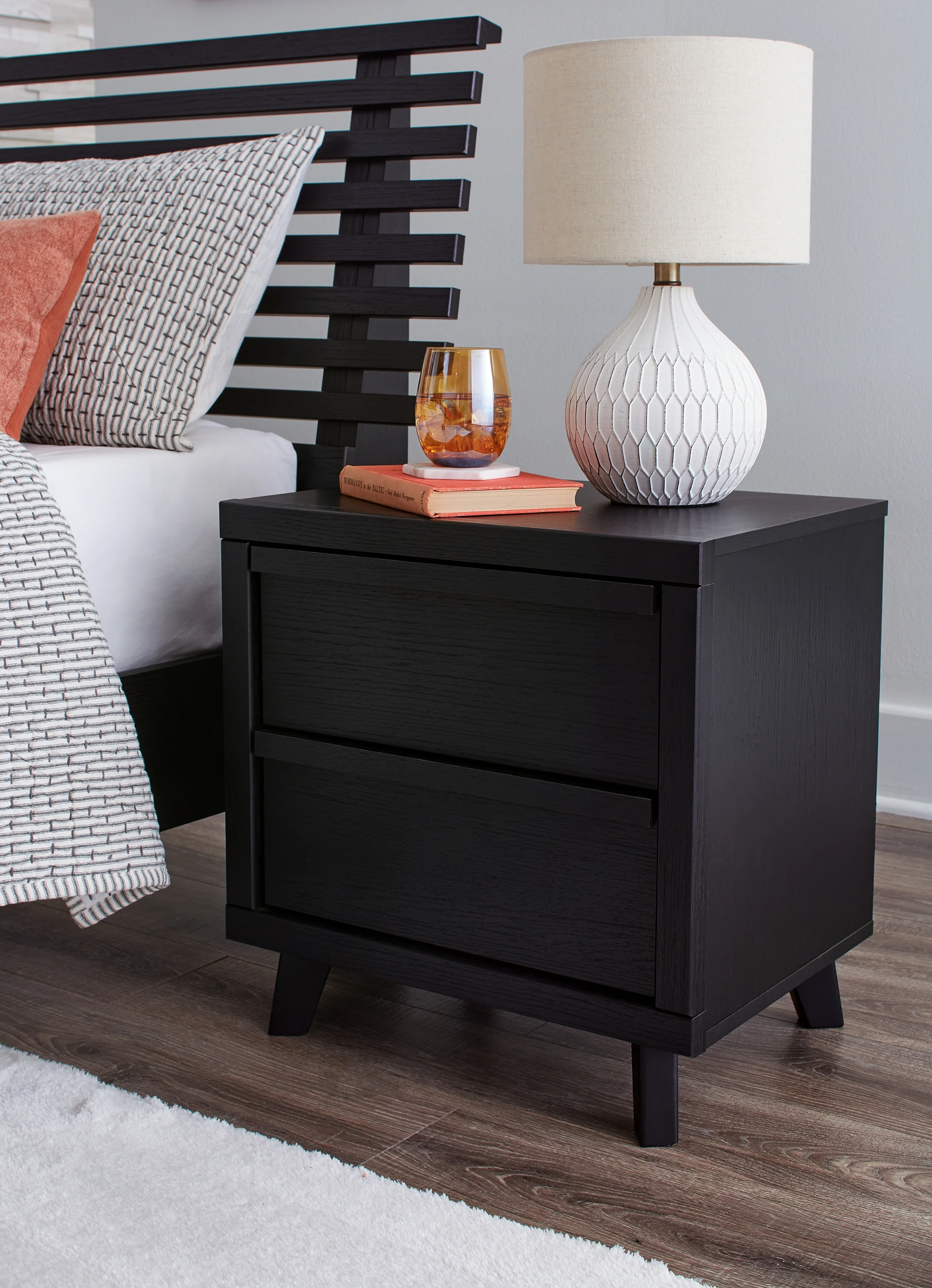 Danziar Black Queen Bedroom Set with Dresser, Mirror, Chest and Nightstand - Image 25