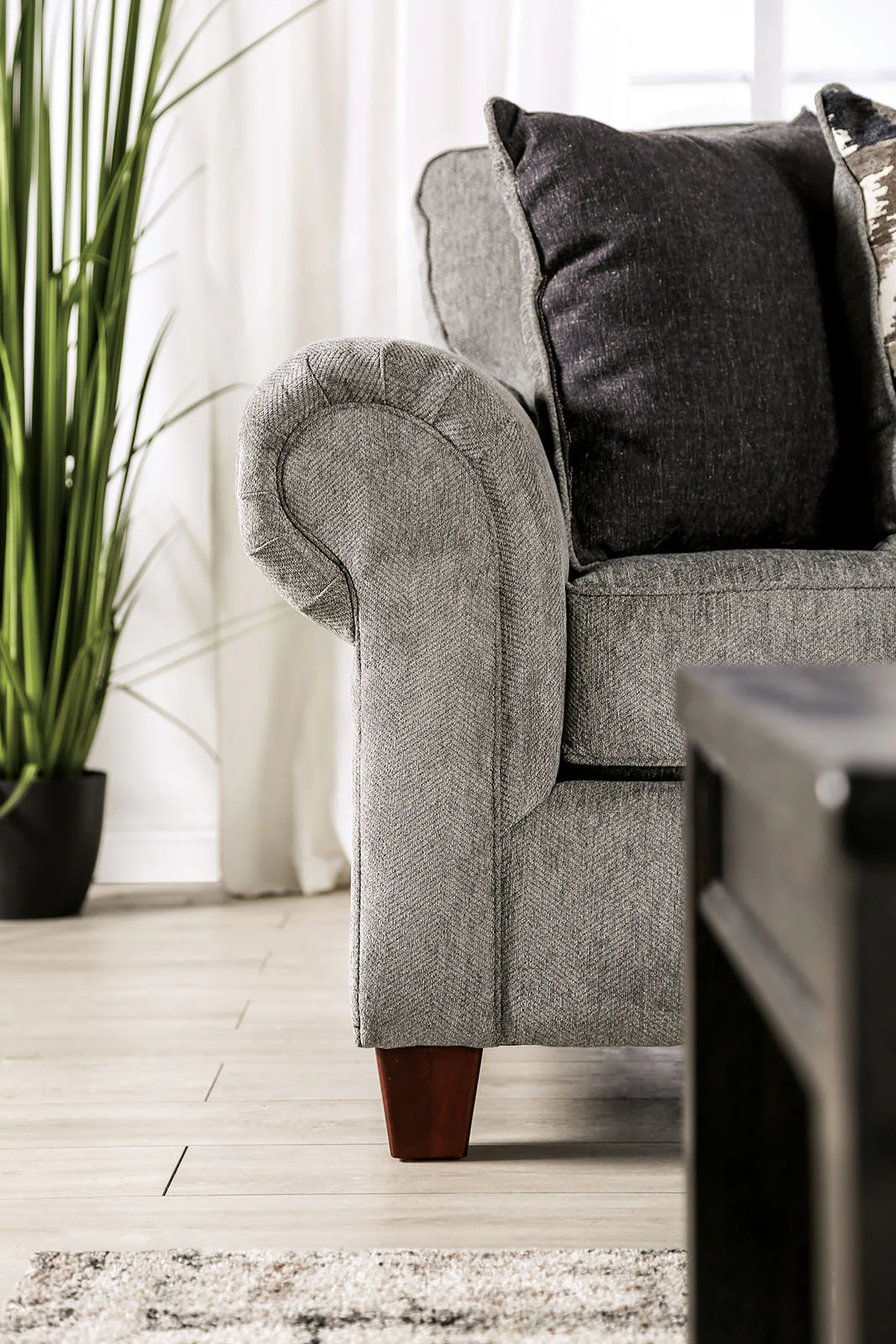 Delgada Graphite Loveseat - Image 2