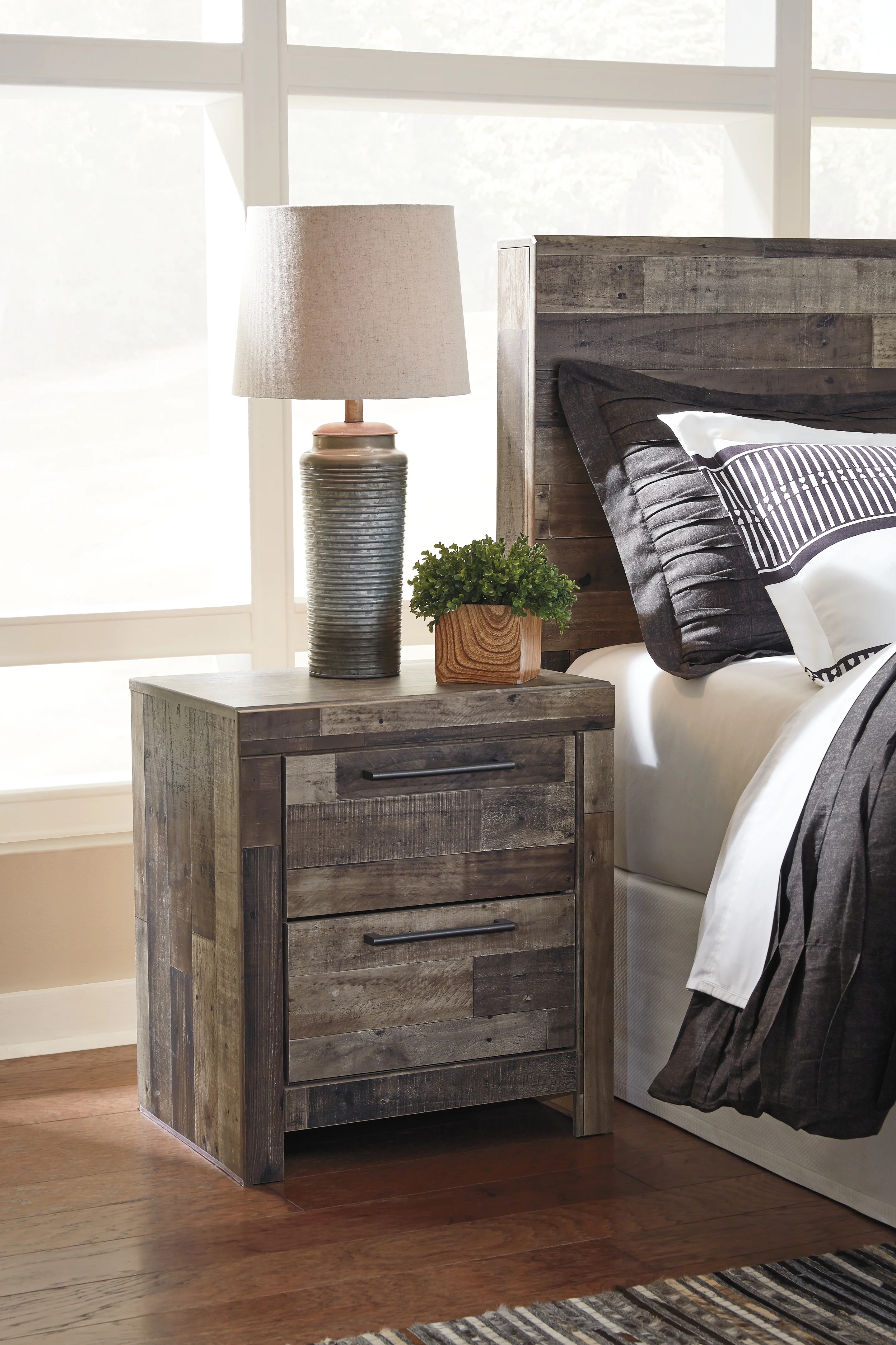 Derekson Multi Gray King Storage Bedroom Set with Dresser, Chest and 2 Nightstands - Image 9