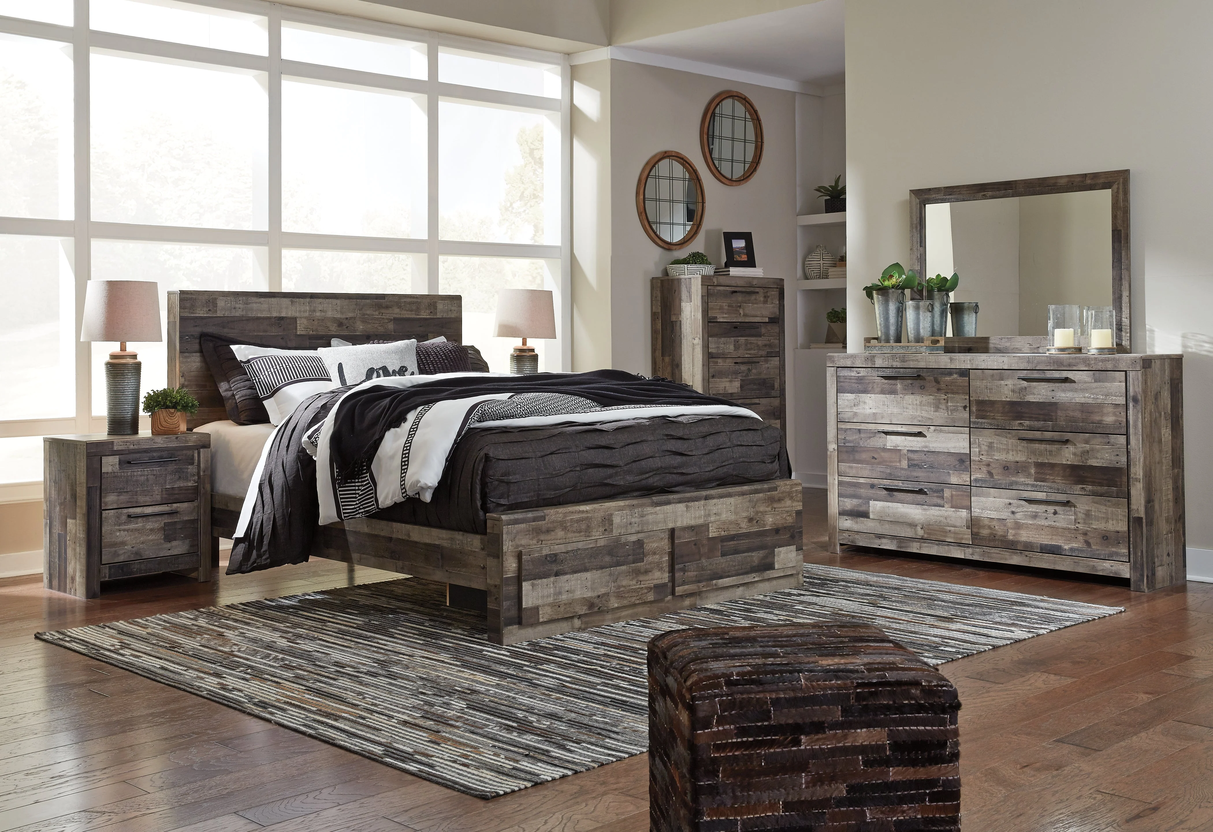 Derekson Multi Gray Queen Panel Bed w/2 Storage Drawers (Online Special Price) - Image 5