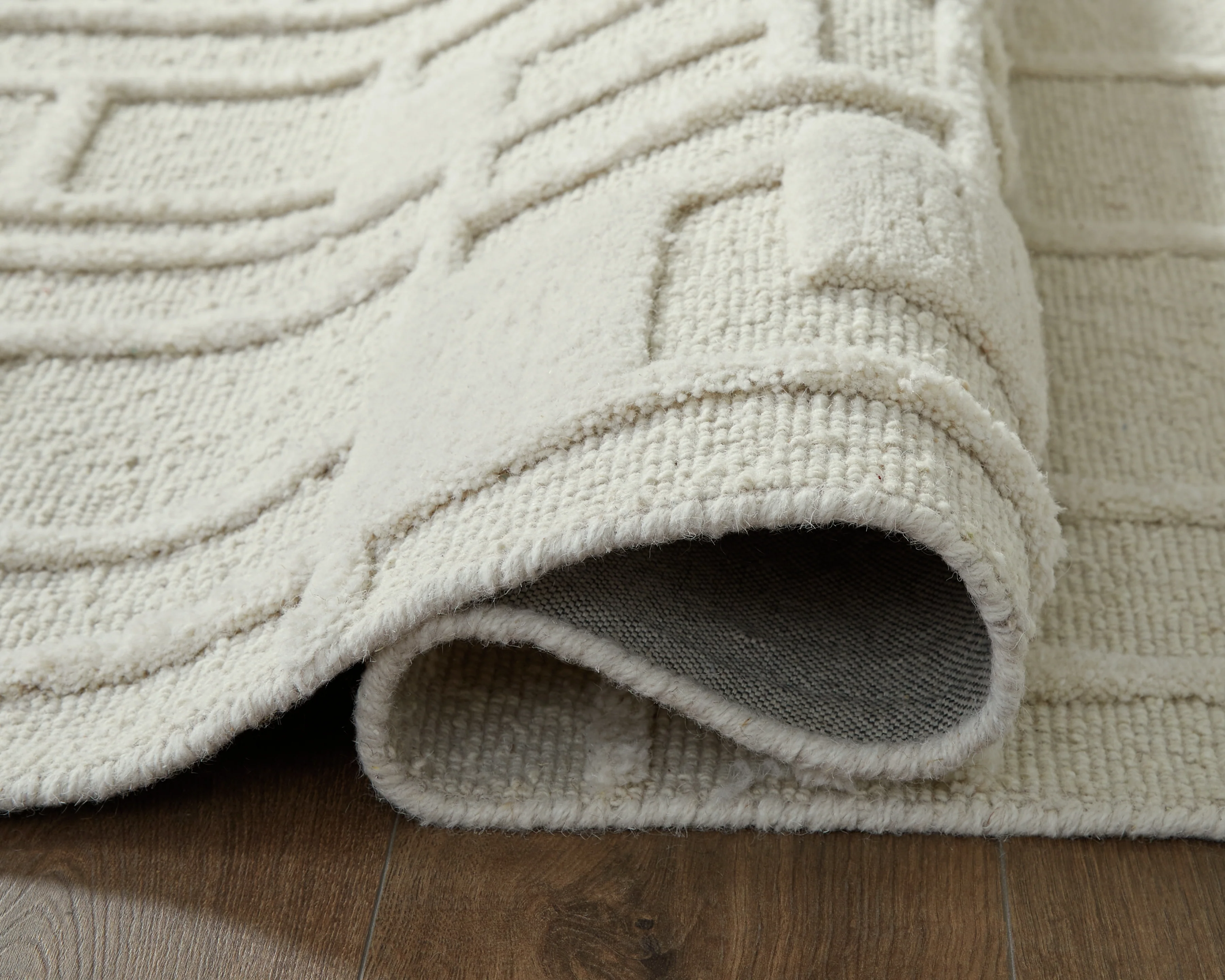 Empriss Ivory Medium Rug - Image 4