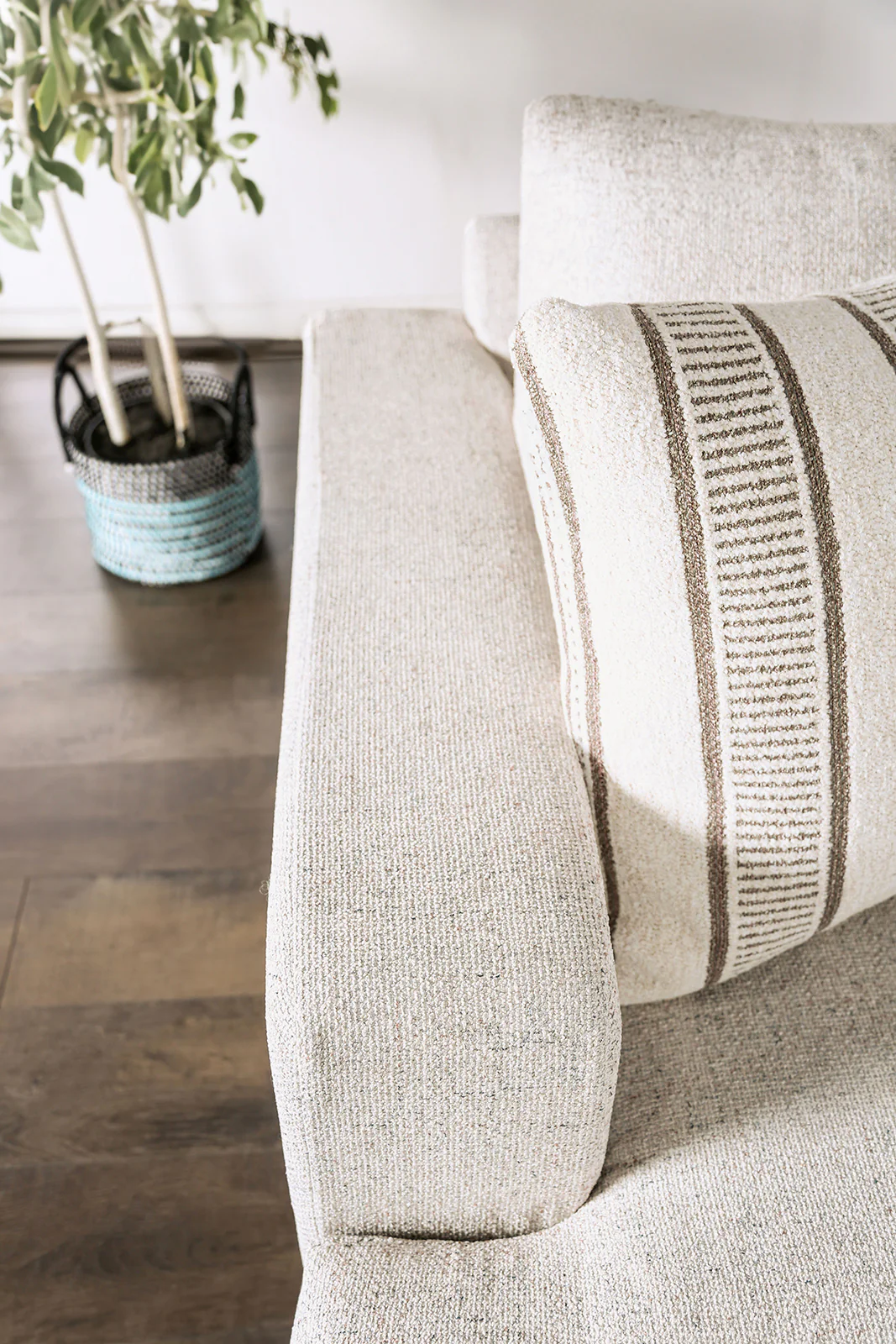Flintshire Beige Sofa - Image 2