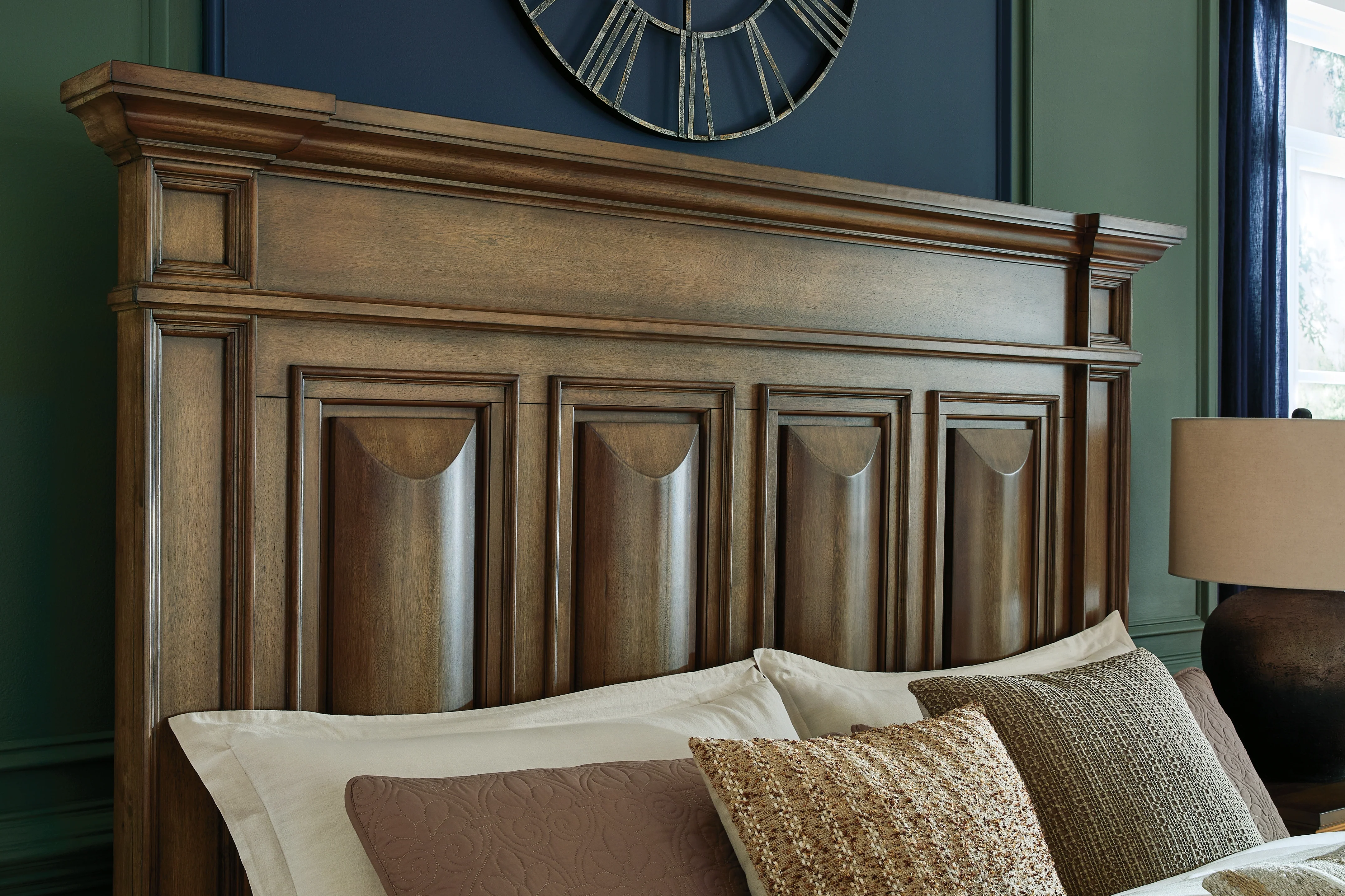 Frantanna Brown California King Panel Bed - Image 6