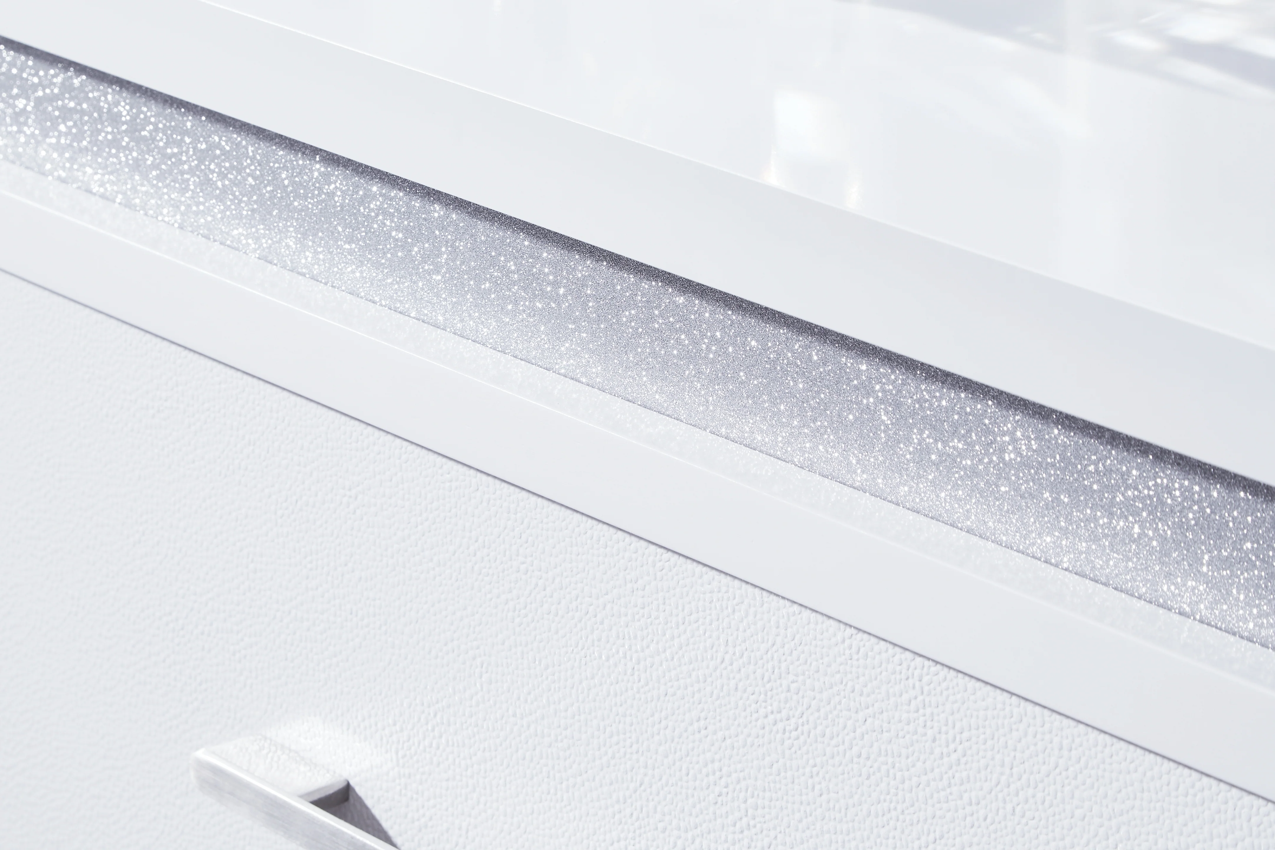 Frostlyn White Dresser - Image 7