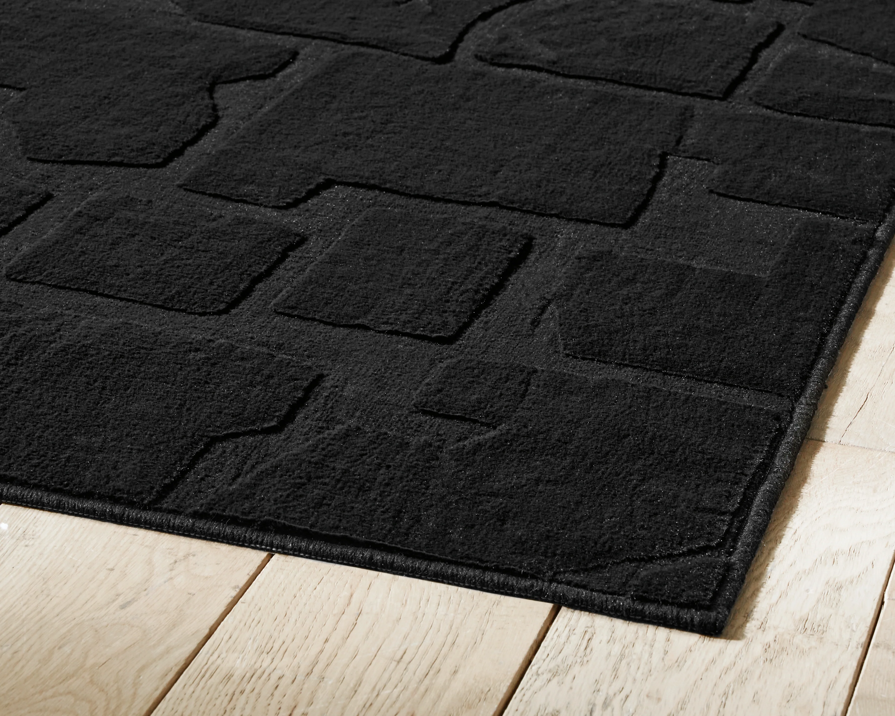 Gibbswell Black Washable Large Rug - Image 3