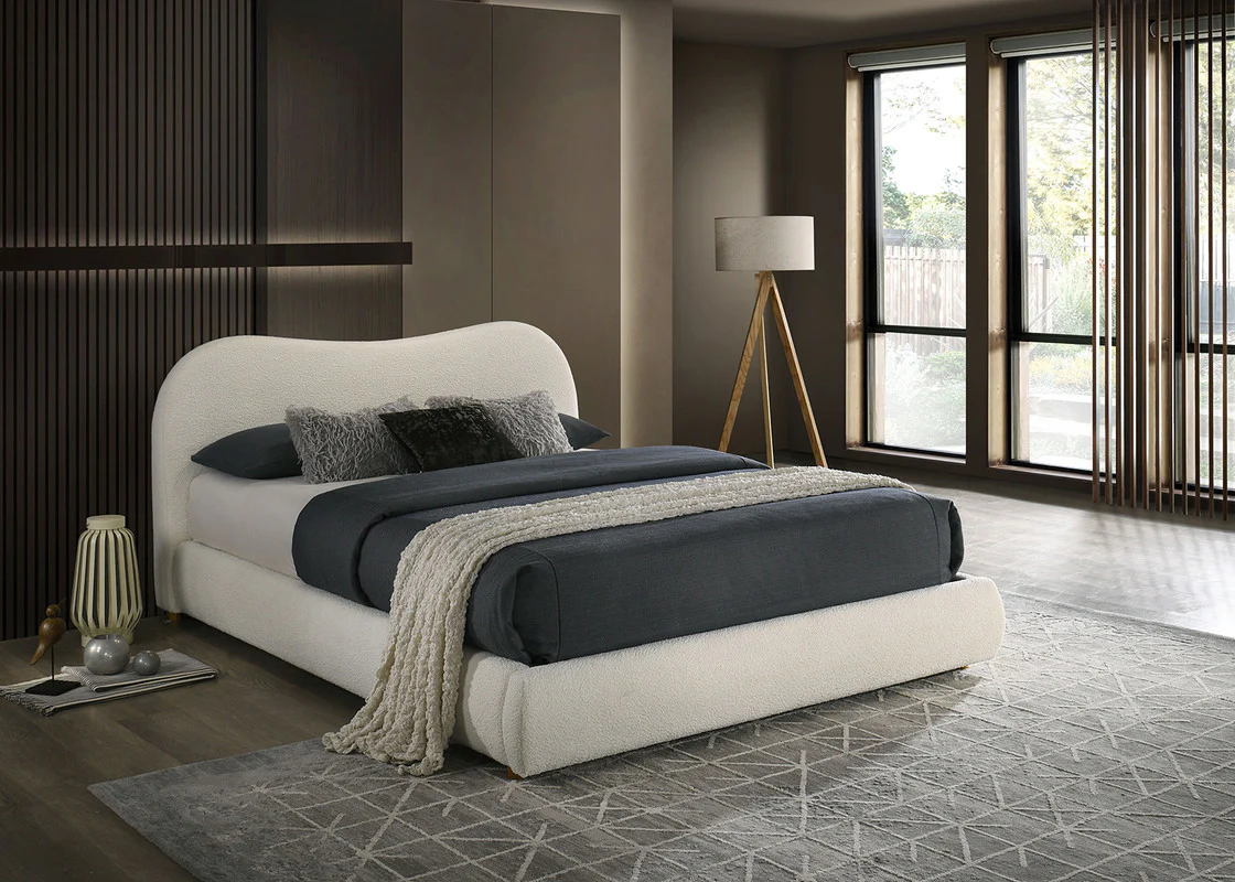 Grimsby White Queen Bed - Image 3