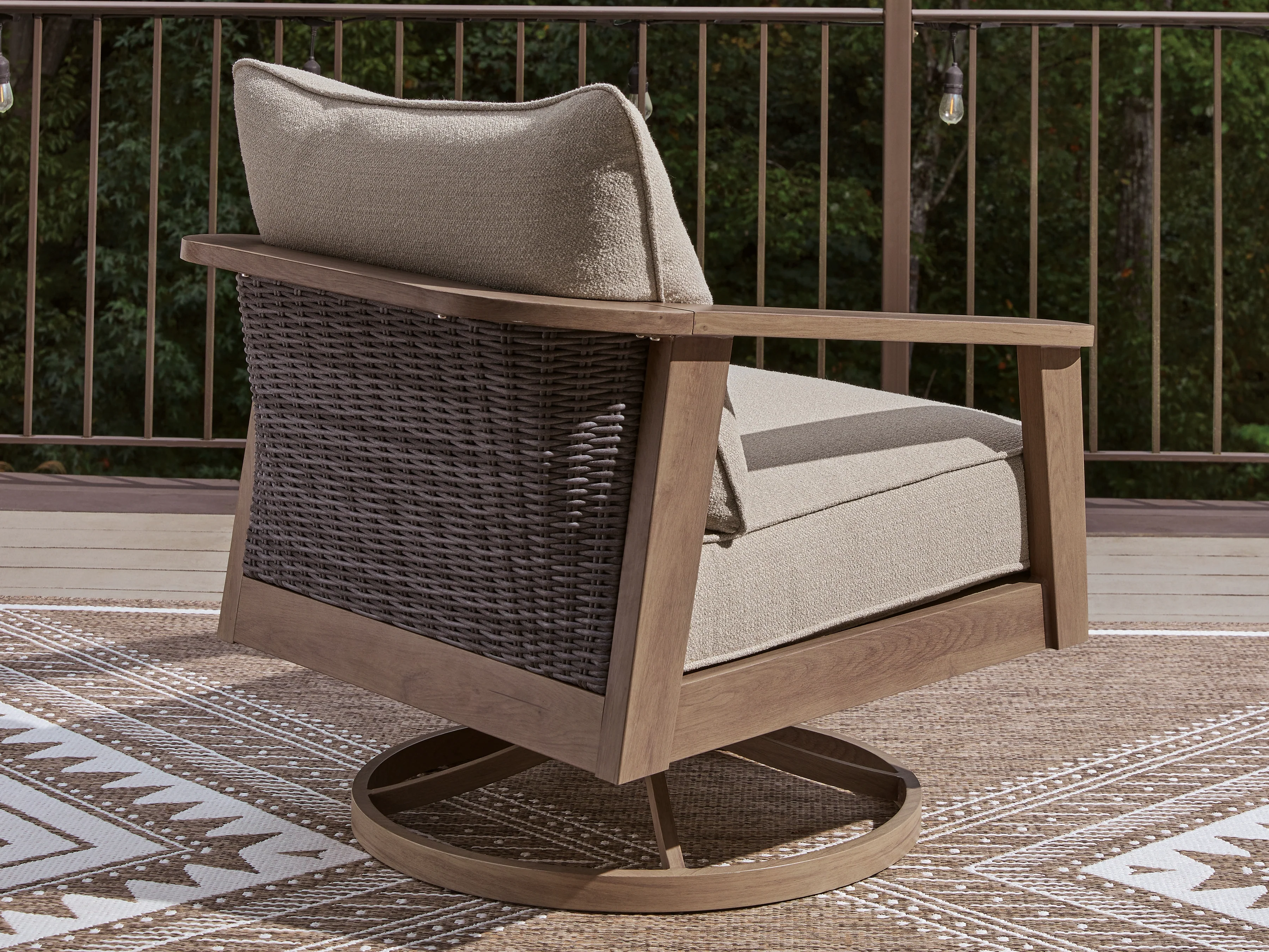 Harmony Headlands Natural/Gray Swivel Lounge w/ Cushion - Image 3