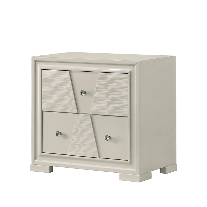 Holsted White 5 Pc. Queen Bedroom Set w/ 2NS - Image 4