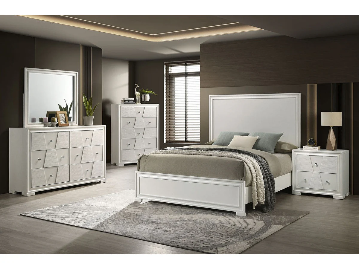 Holsted White E.King Bed