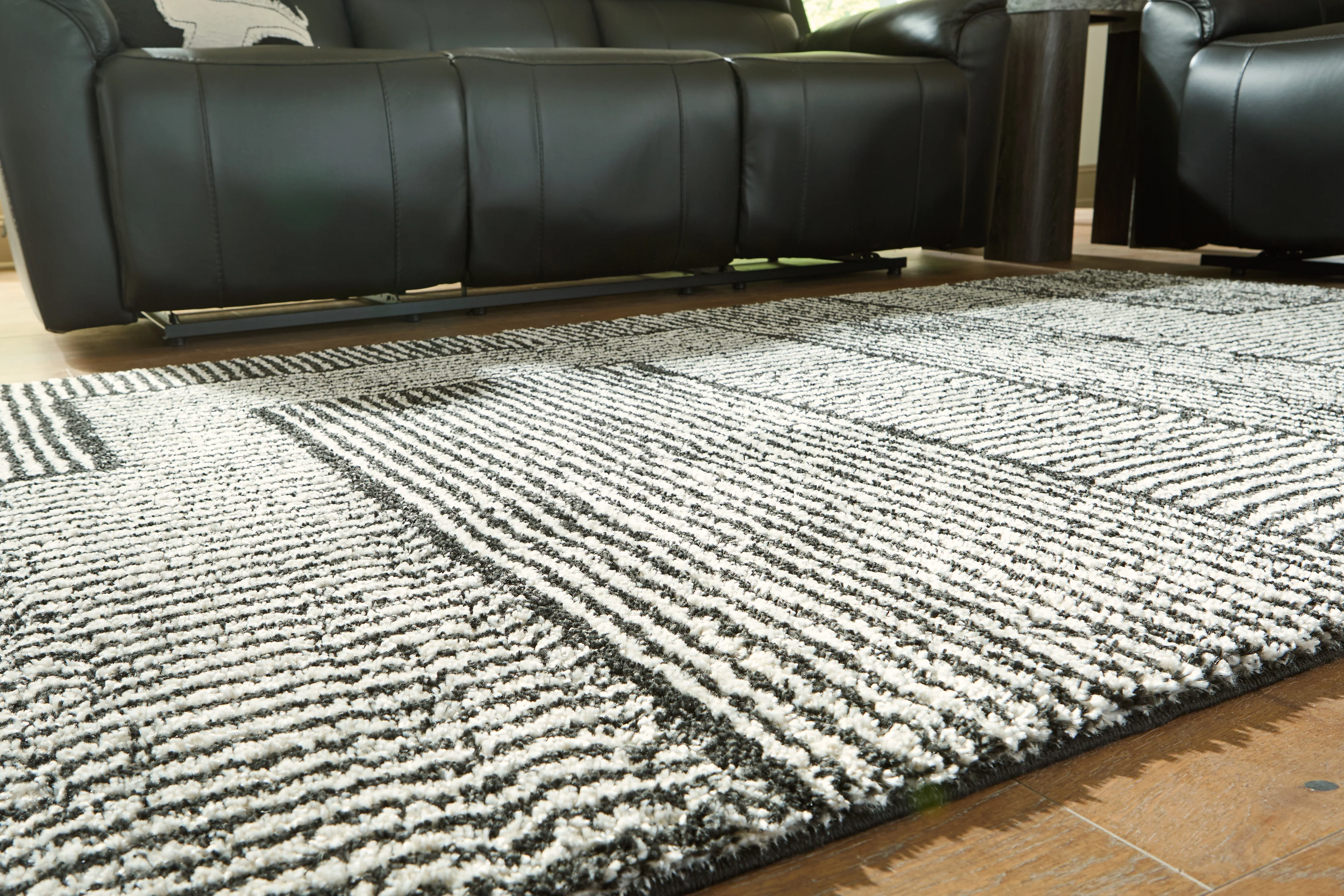 Kurtmen Black/Ivory Medium Rug - Image 3