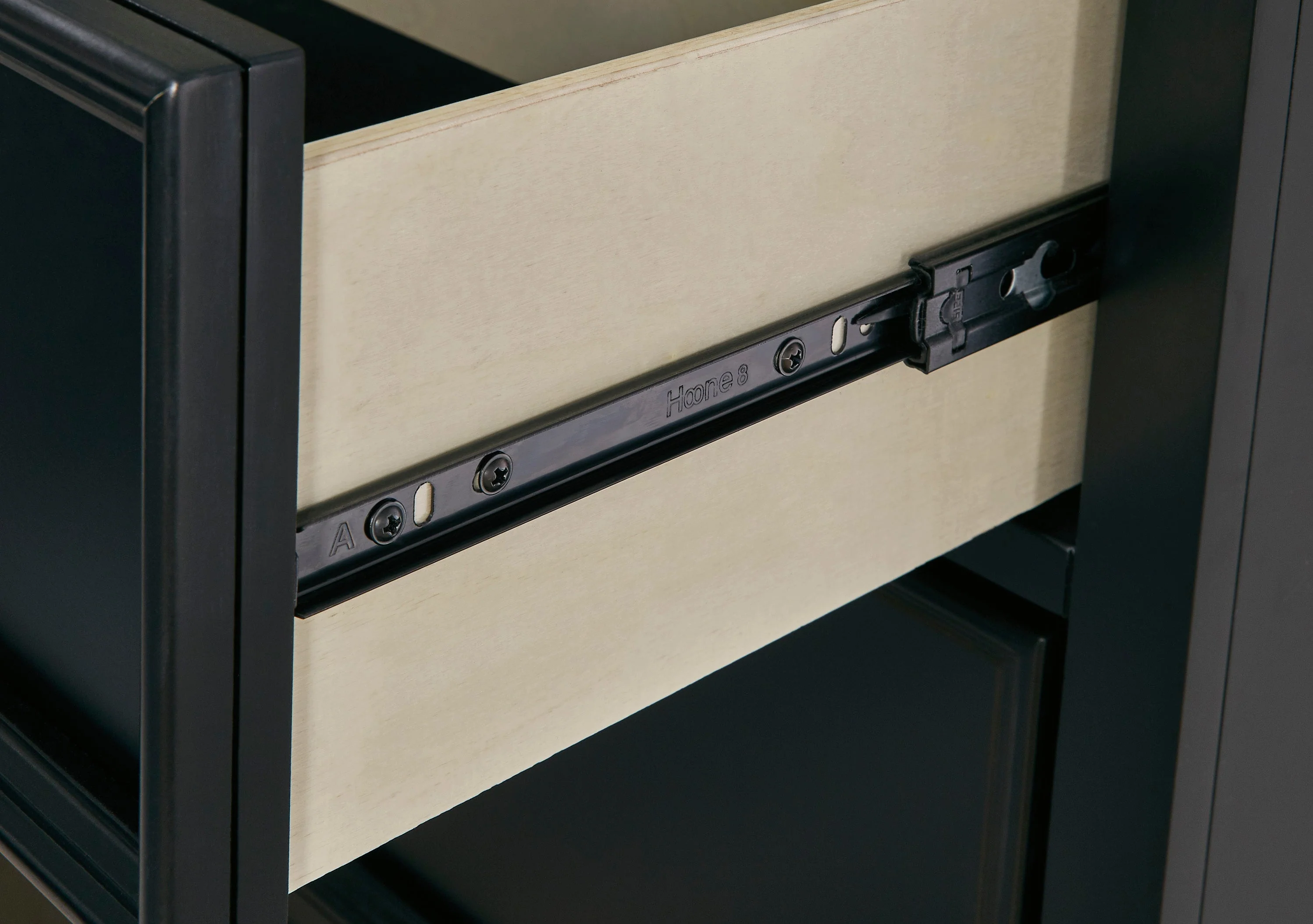 Lanolee Black California King Panel 4-Piece Bedroom Set - Image 17
