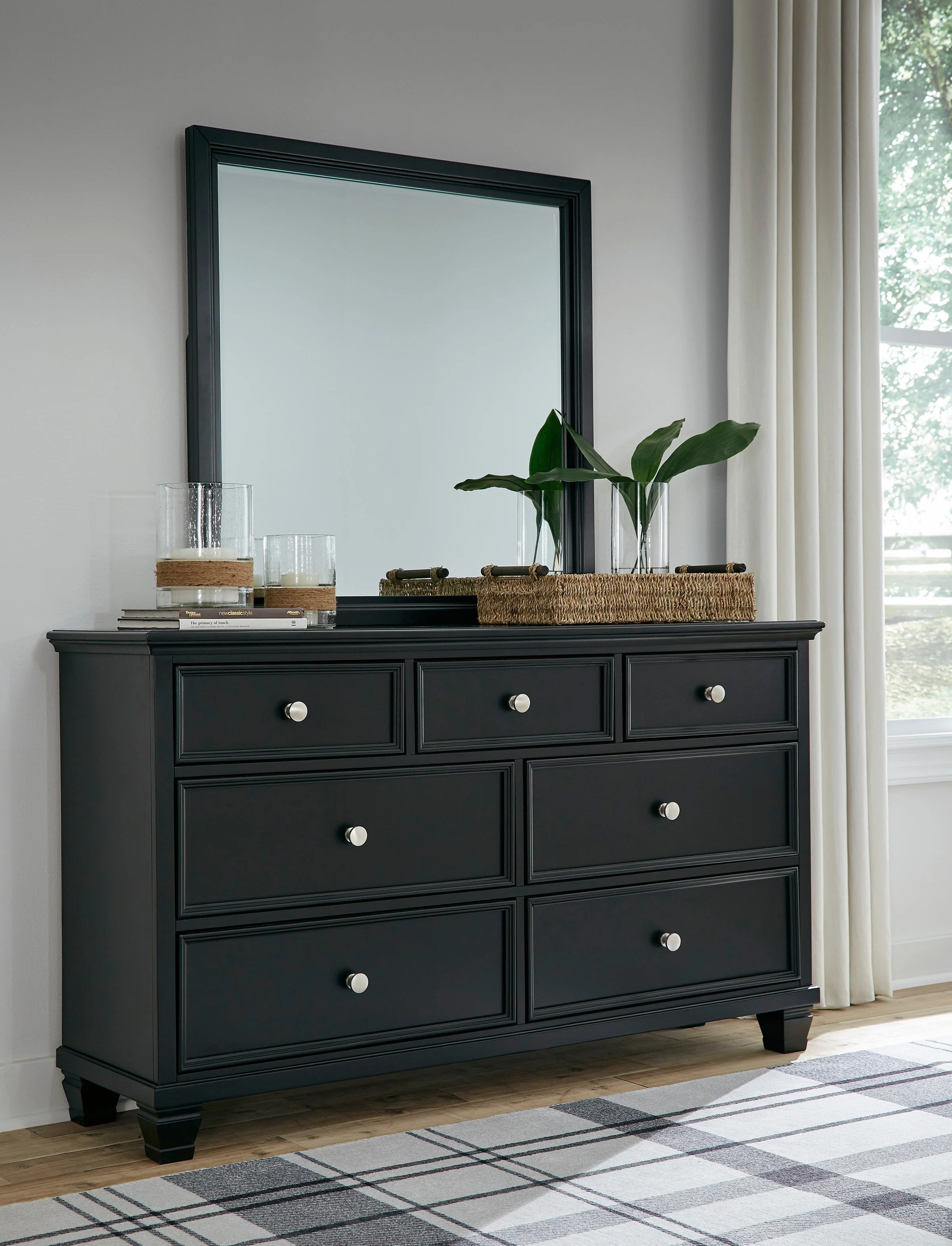 Lanolee Black King Panel 5-Piece Bedroom Set - Image 19