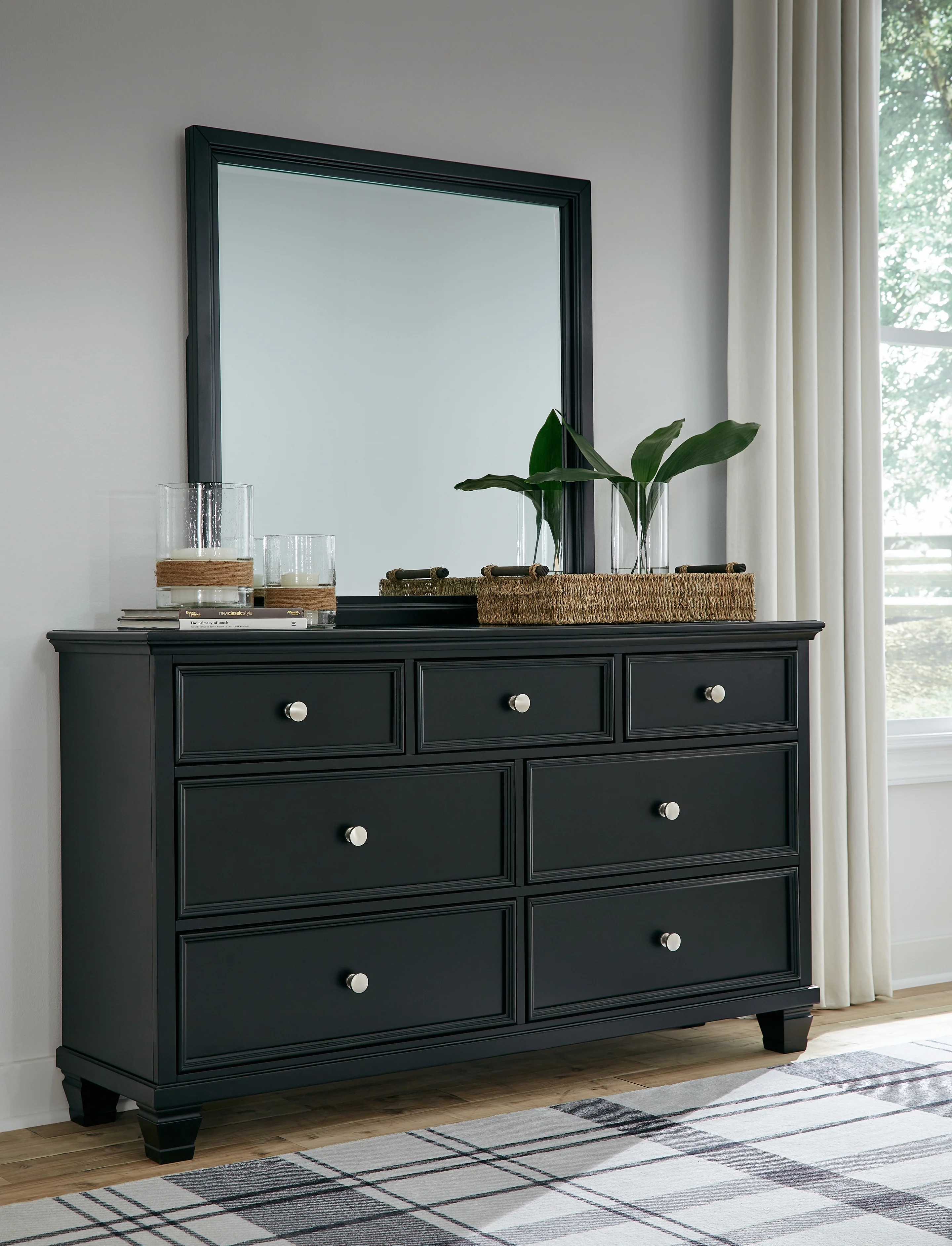 Lanolee Black Queen Panel Bed, Dresser, Mirror and Nightstand - Image 23