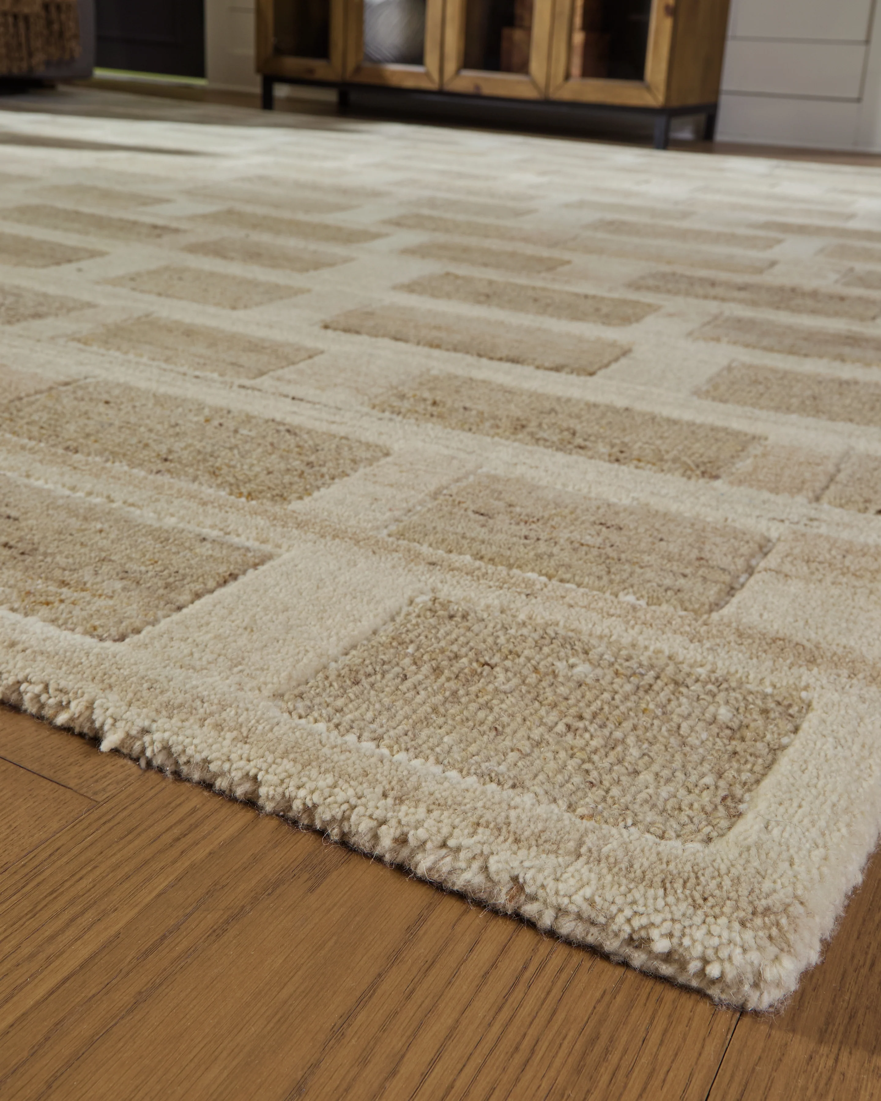 Lisgrove Tan/Brown/White Large Rug - Image 3
