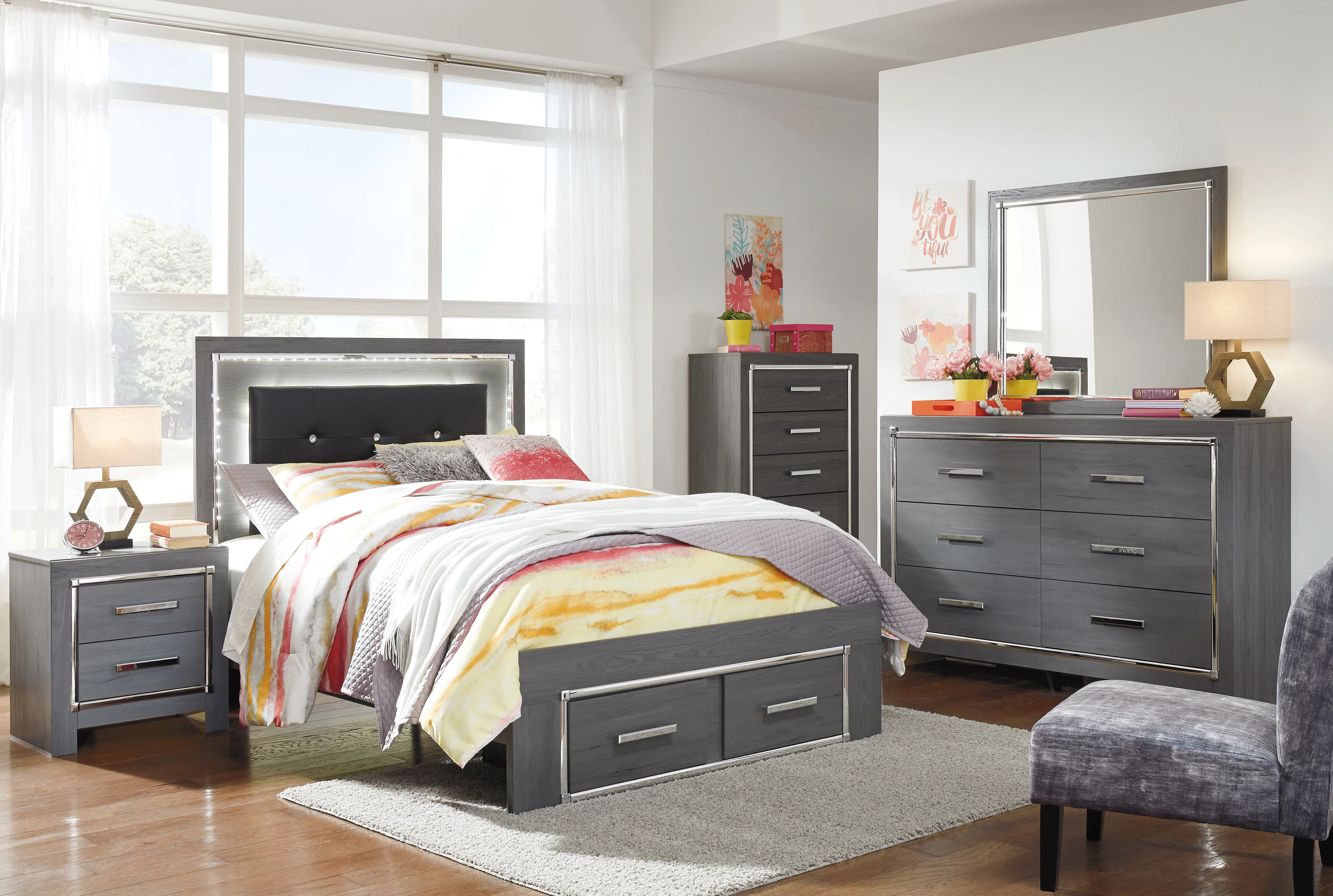 Lodanna Gray Full Panel Bed with 2 Storage Drawers - Image 7