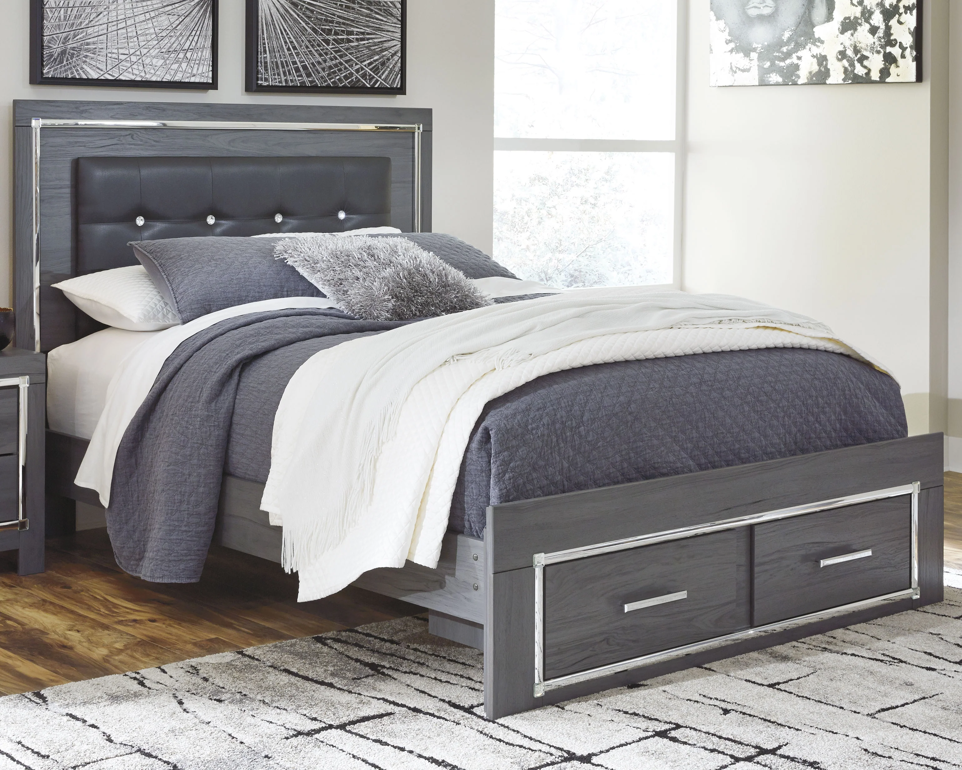 Lodanna Gray Queen Panel Storage Bedroom Set with Chest - Image 6