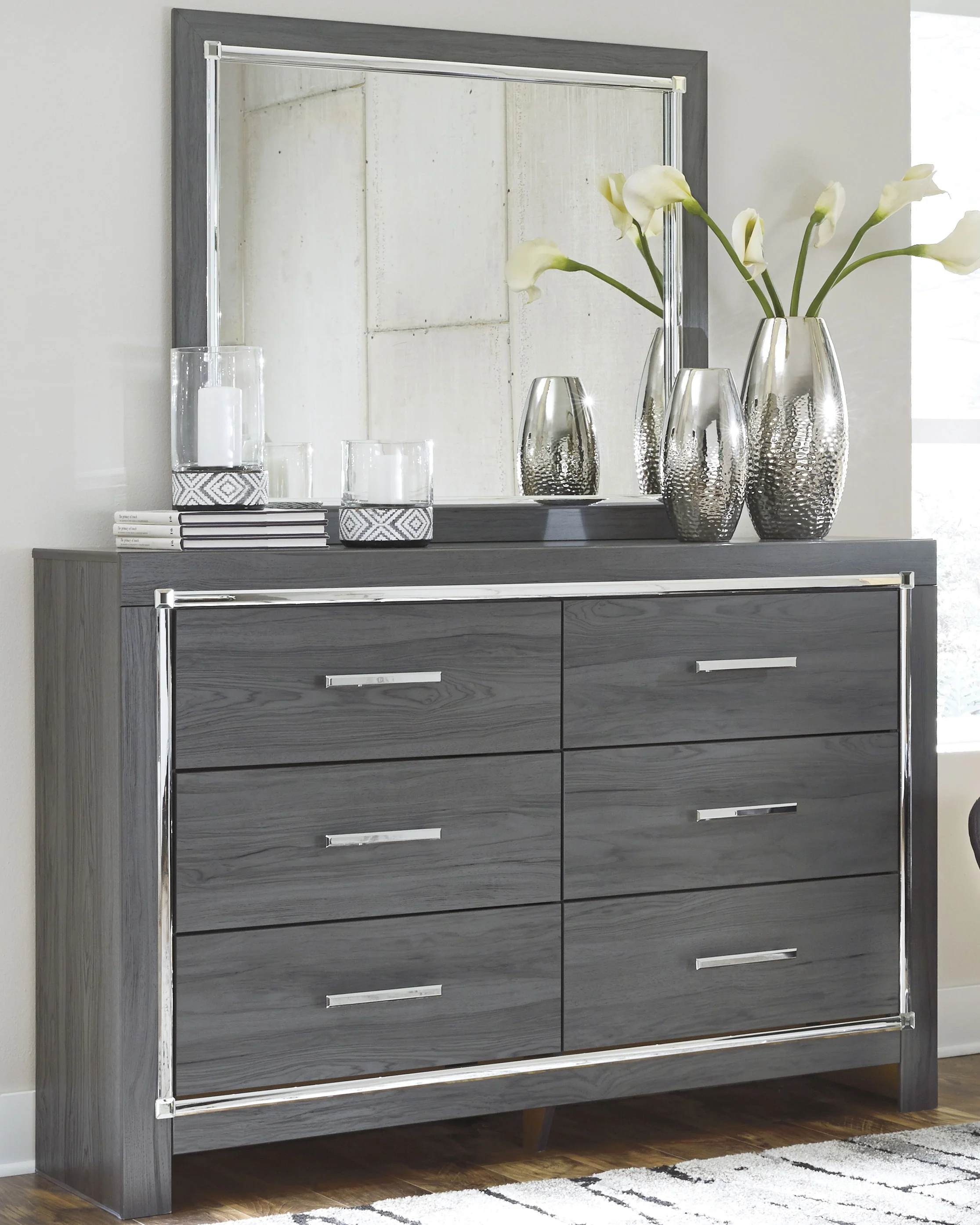 Lodanna Gray Queen Upholstered Panel Bed, Dresser, Mirror and Nightstand (Online Special Price) - Image 6