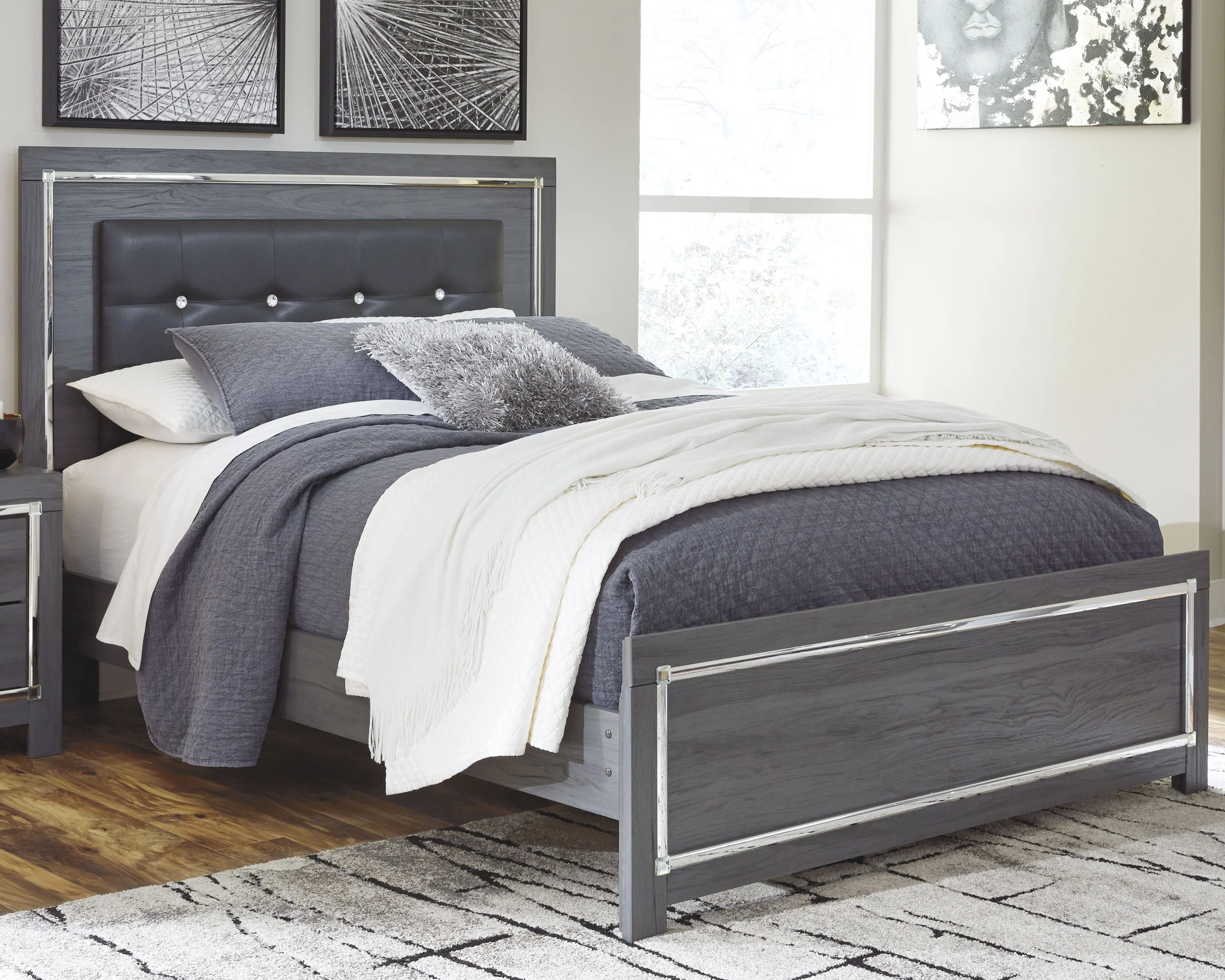 Lodanna Gray Queen Upholstered Panel Bed, Dresser, Mirror and Nightstand (Online Special Price) - Image 7