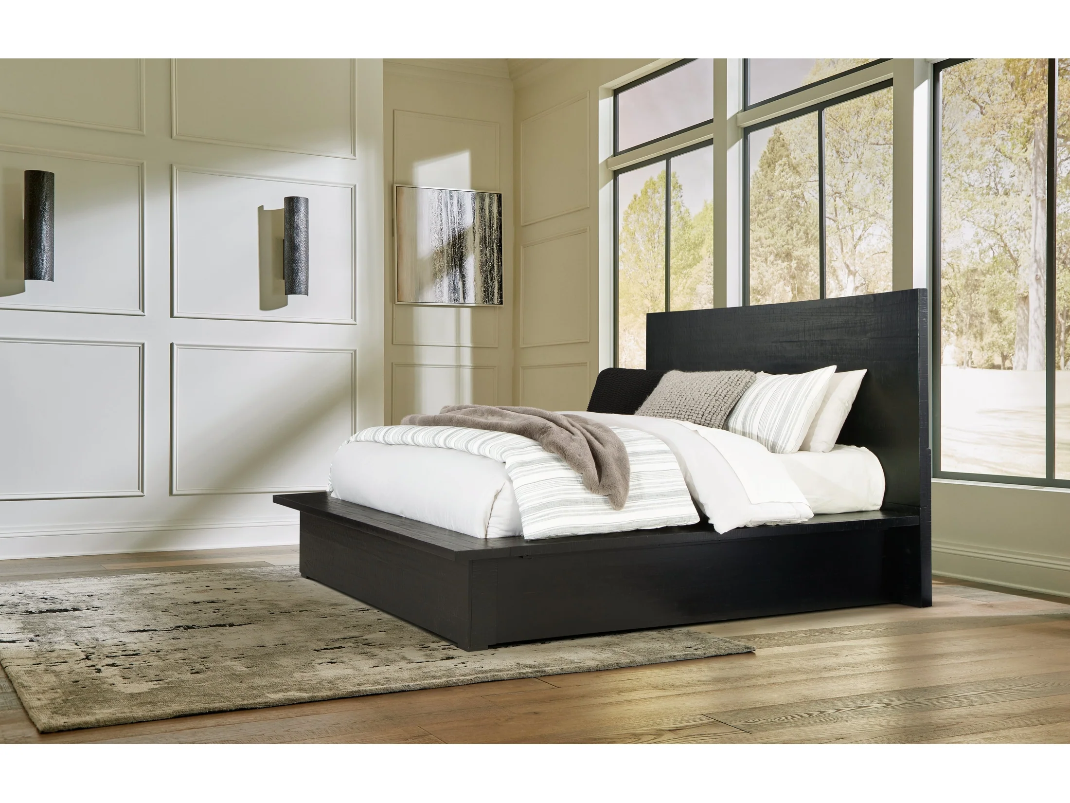 Londer Black Queen Panel Bed