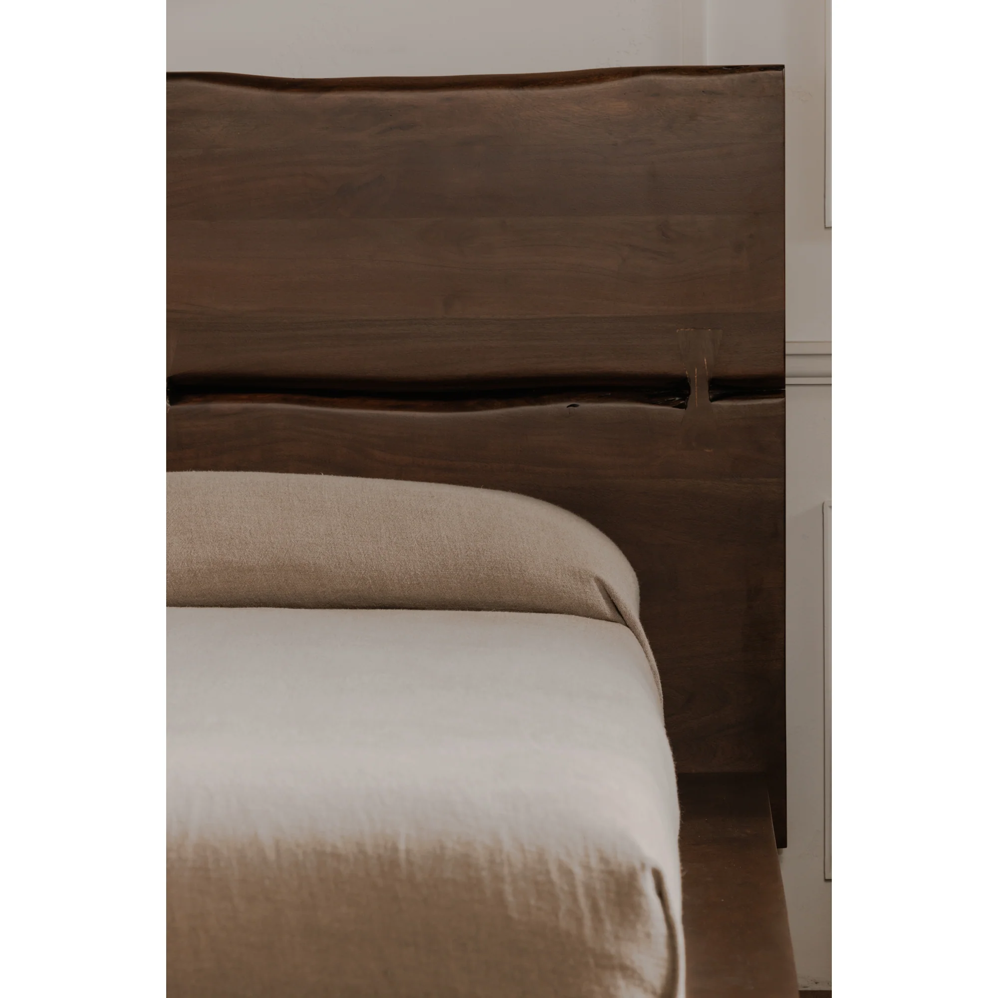 Madagascar Dark Brown King Platform Bed - Image 9