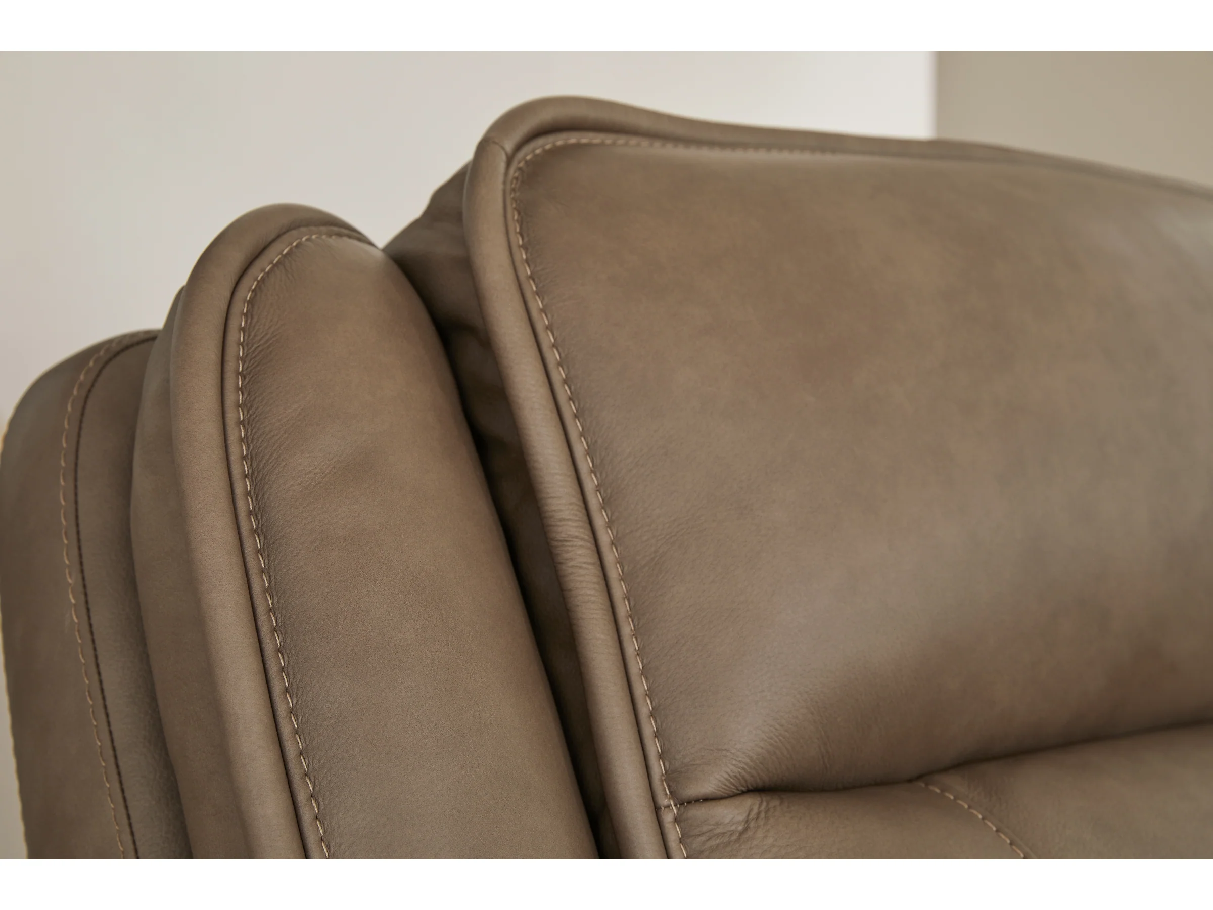 Malcesine Sahara PWR Recliner/ADJ Headrest - Image 4