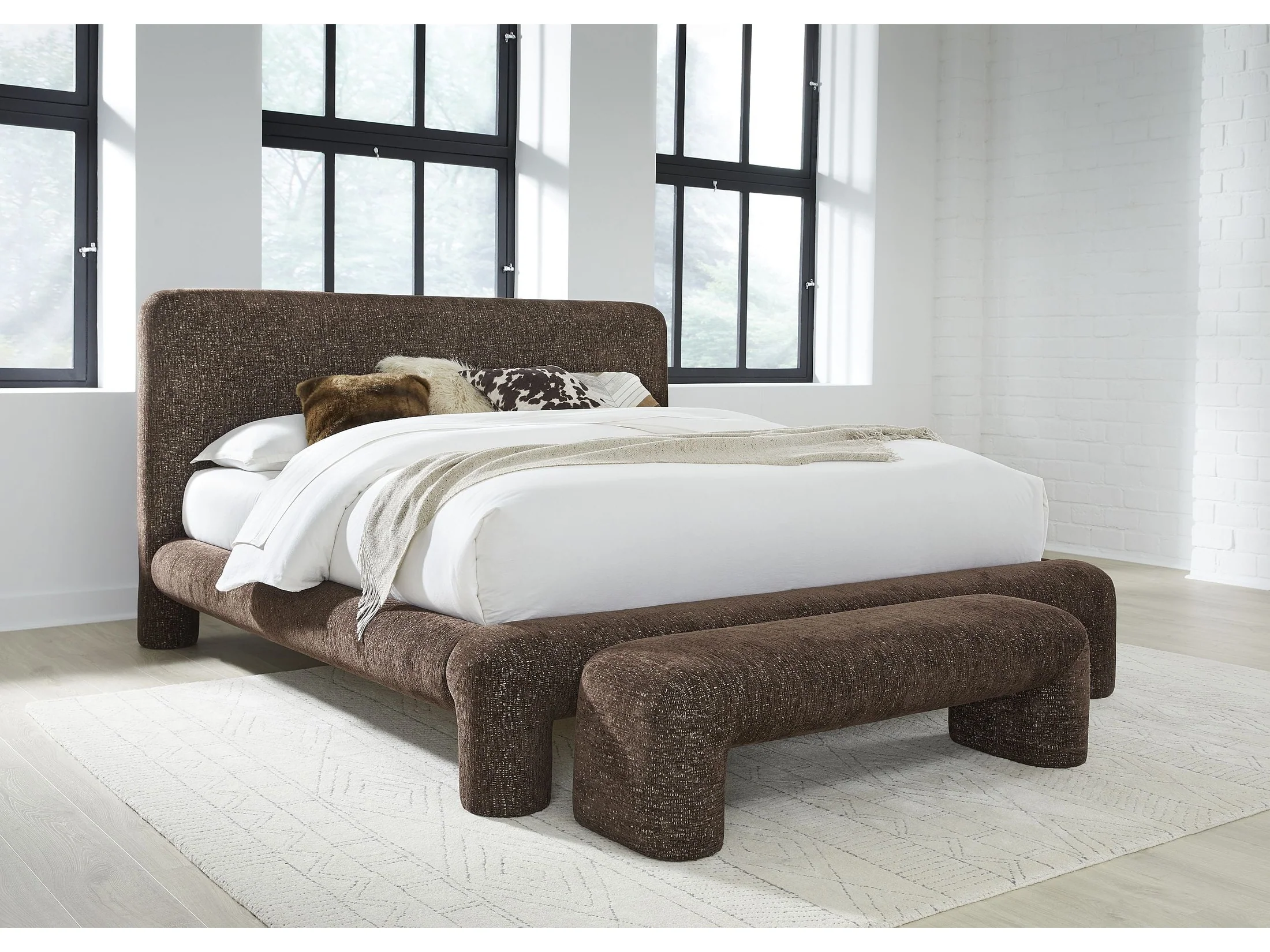 Mocoa Mongoose Queen Fully Upholstered Platform Bed
