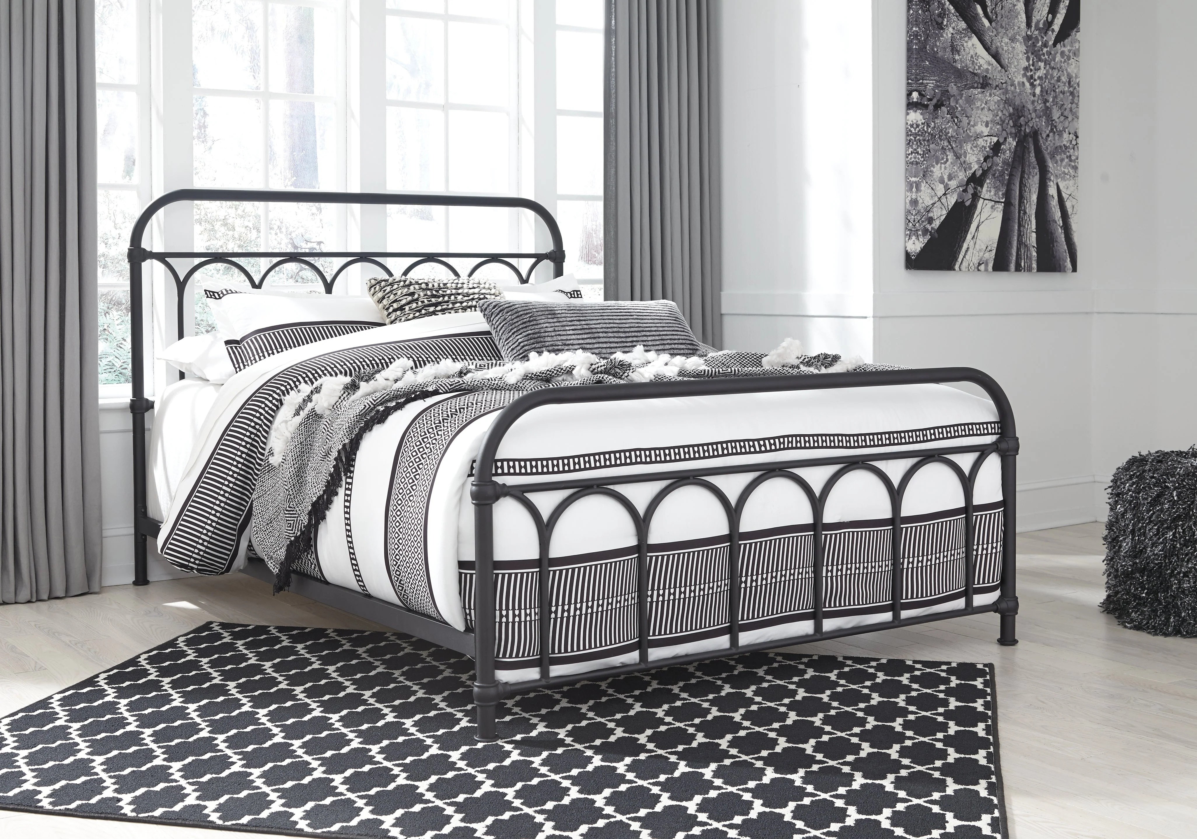Nashburg Queen Metal Bed - Image 7