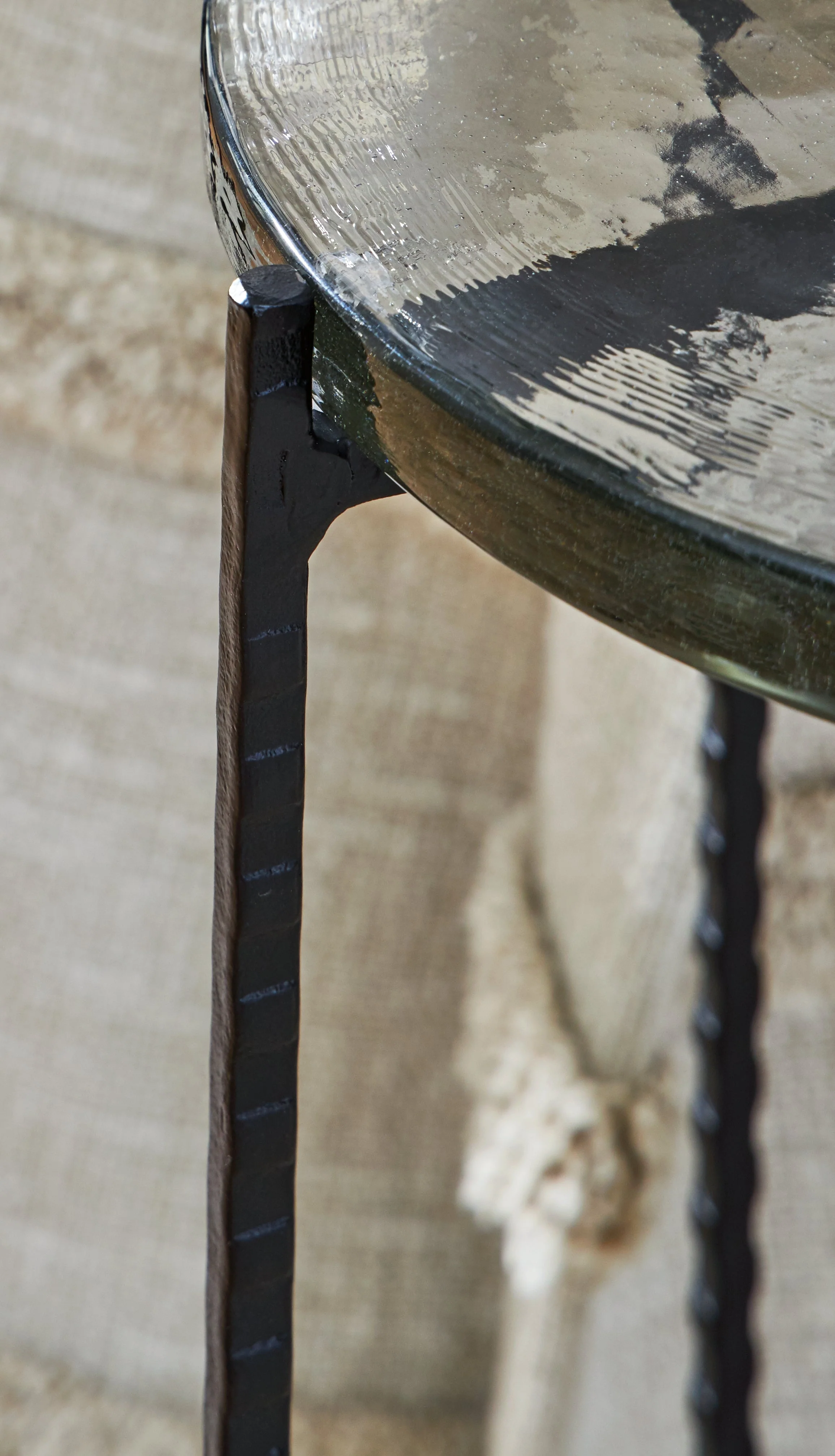 Newgoren Clear/Black Accent Table (Online Special Price) - Image 4