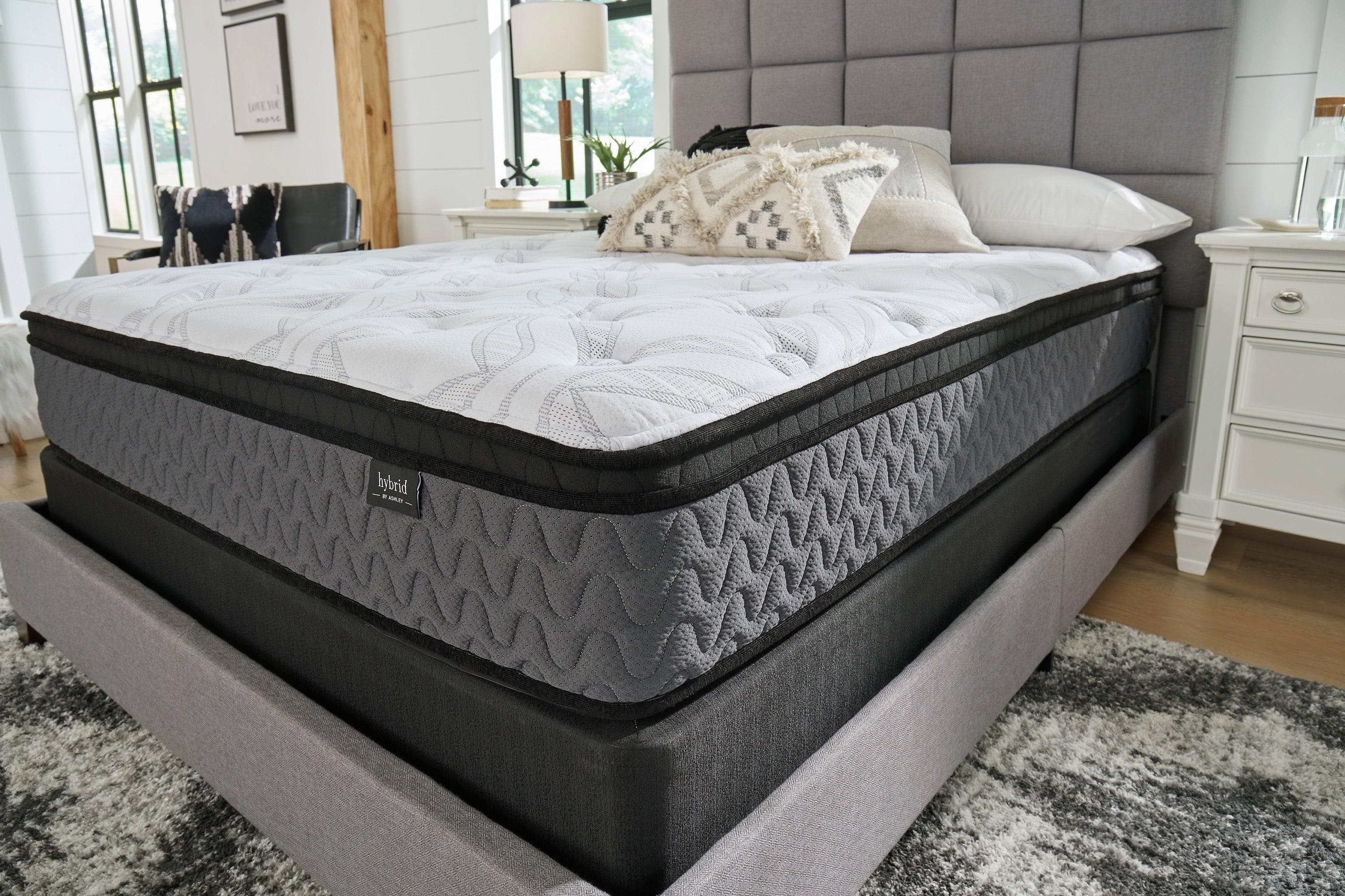 Pocketed Hybrid 12 Inch Medium Mattress - Image 11