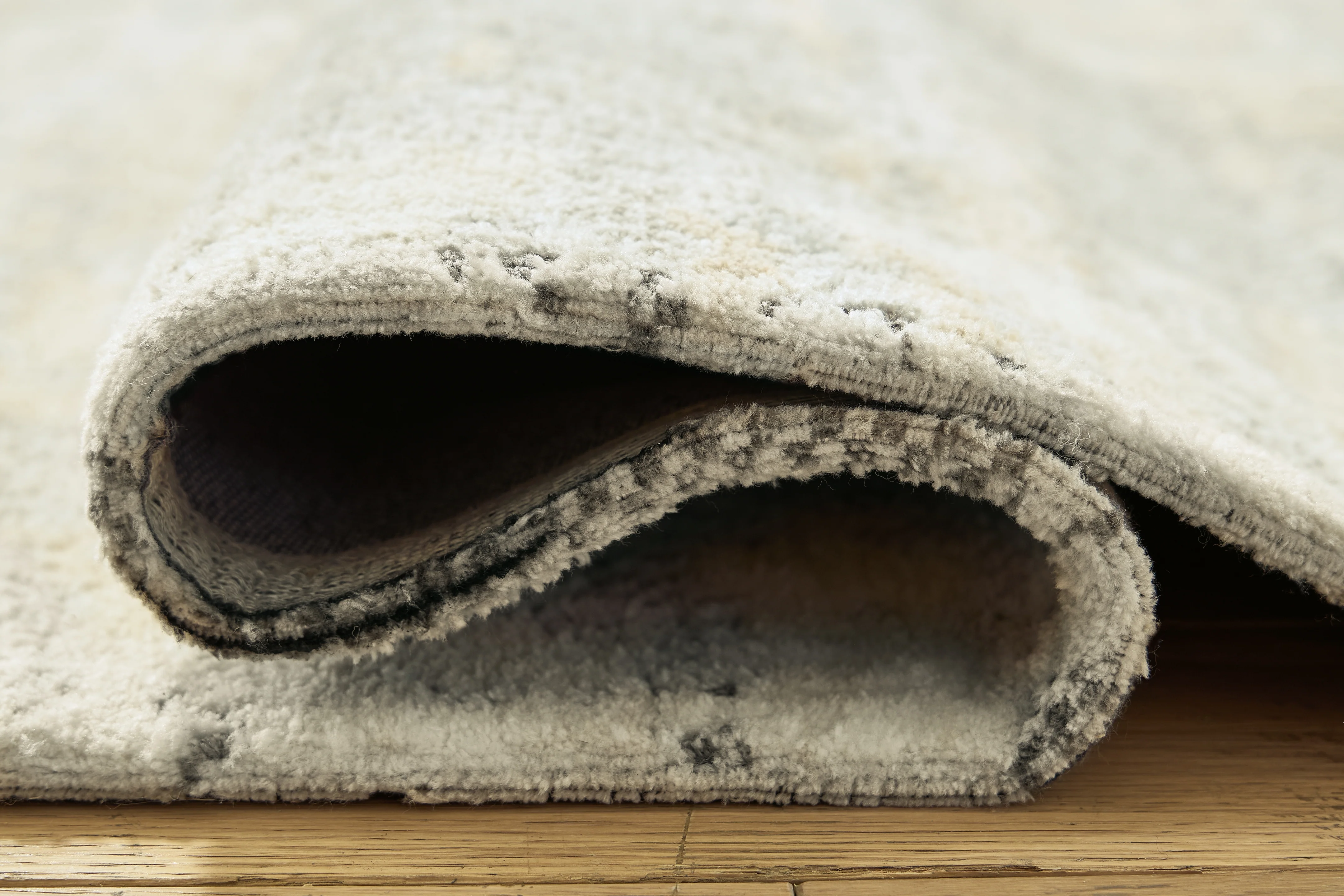Raif Gray/White/Cream Extra Large Rug - Image 4