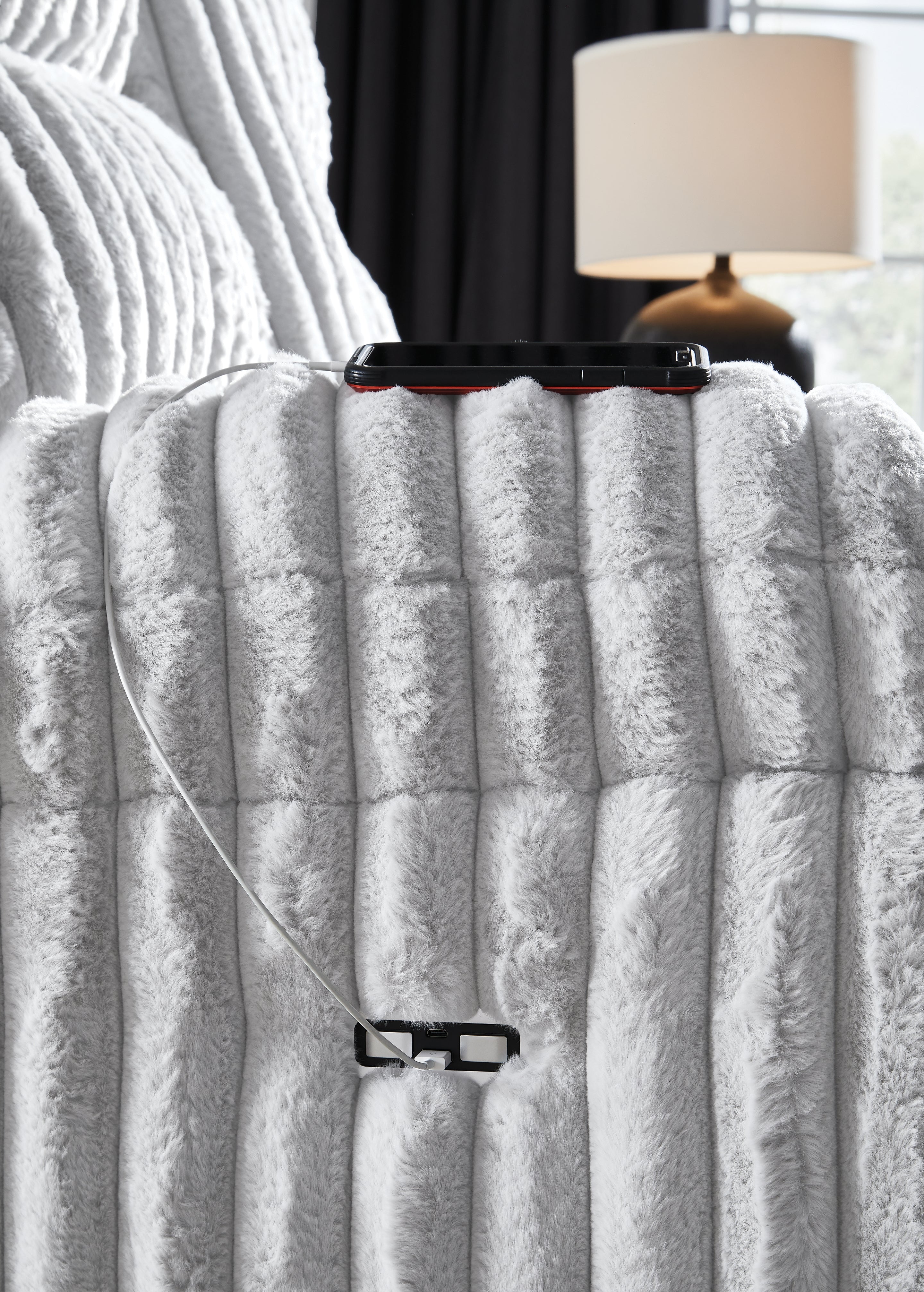 Rhines Falls Alloy REC PWR Sofa w/Drop Down Table - Image 7