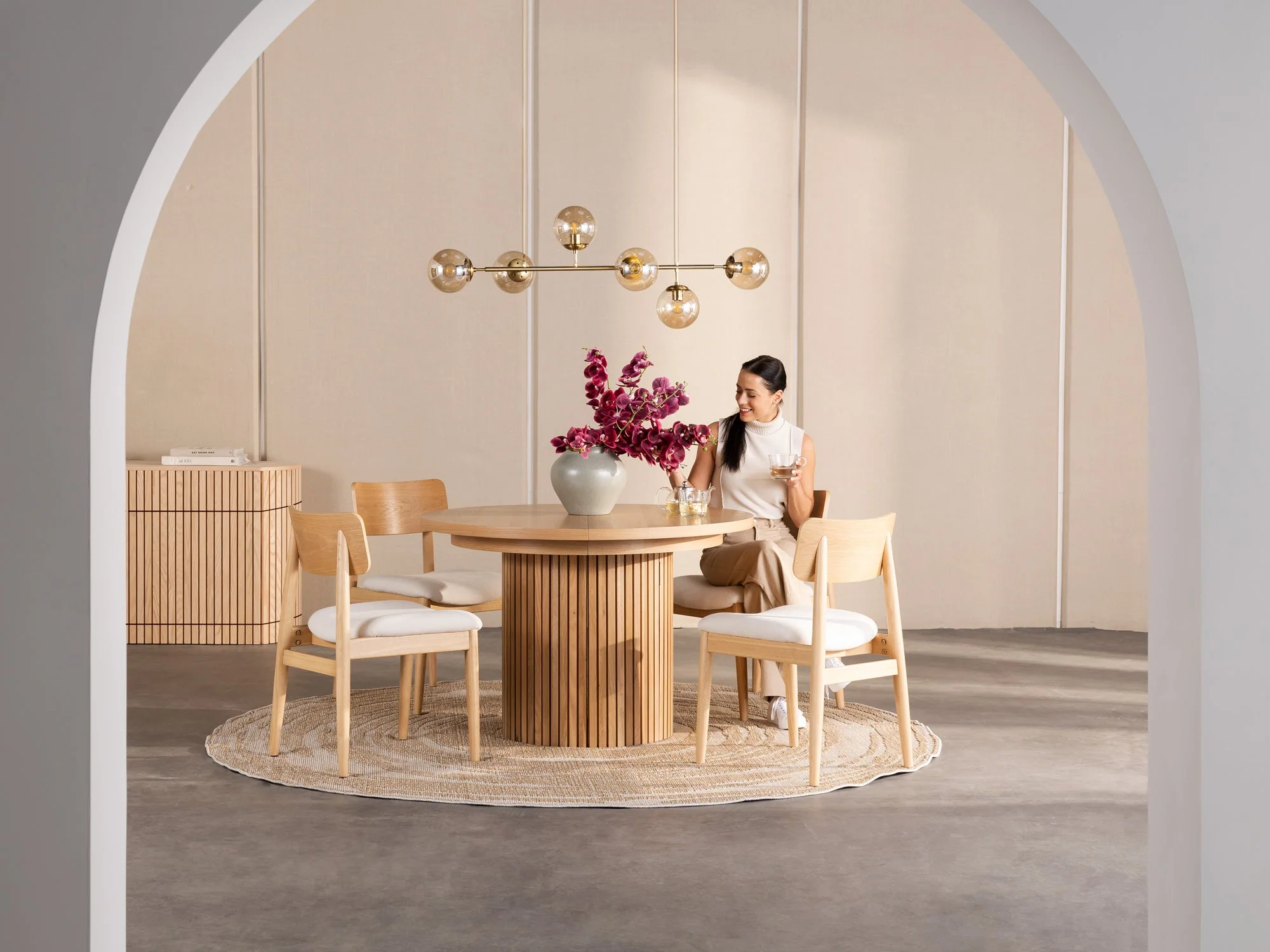 Transformer Round Dining Set - The Family - Image 20