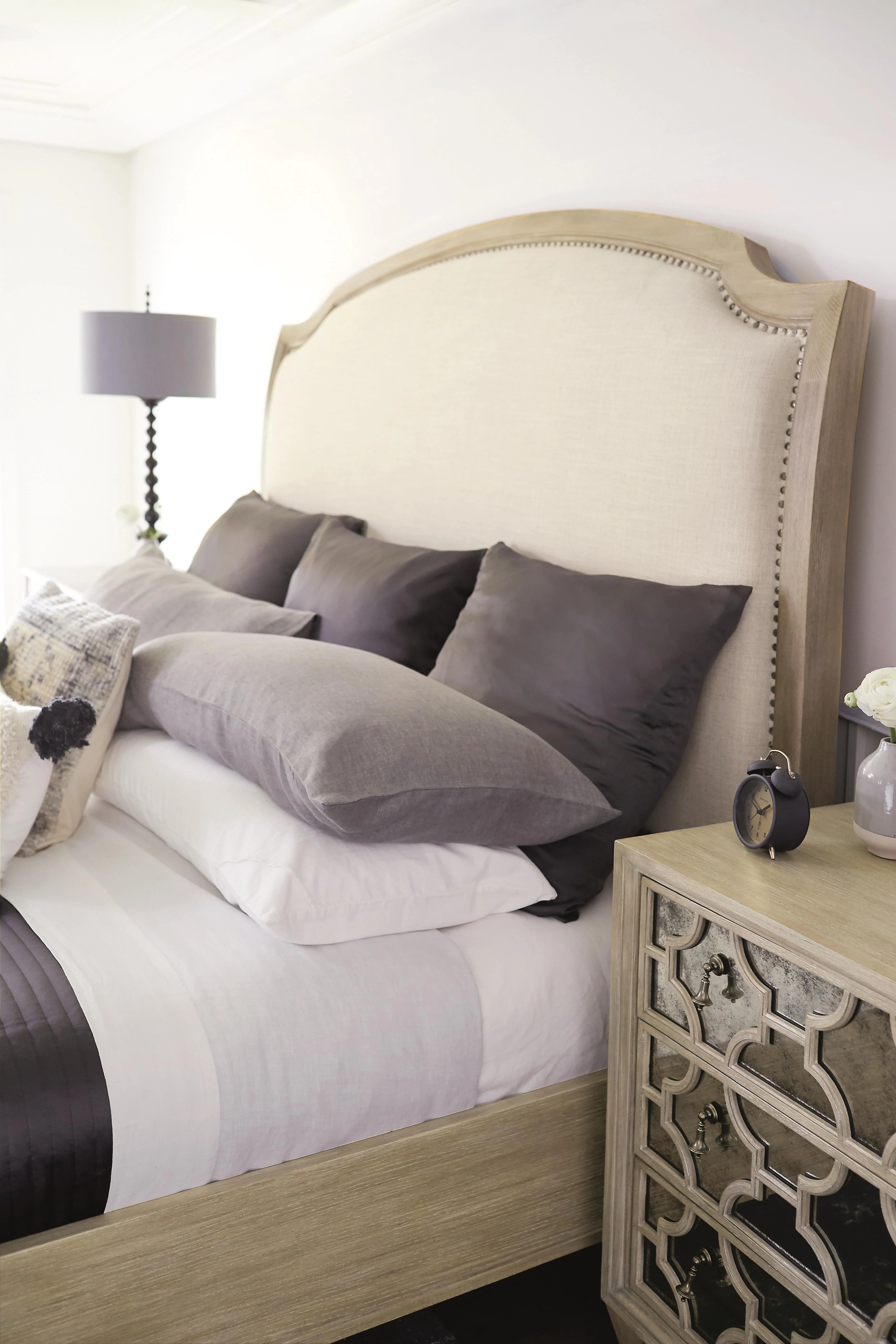 Santa Barbara Sandstone//Beige Panel King Bed - Image 7