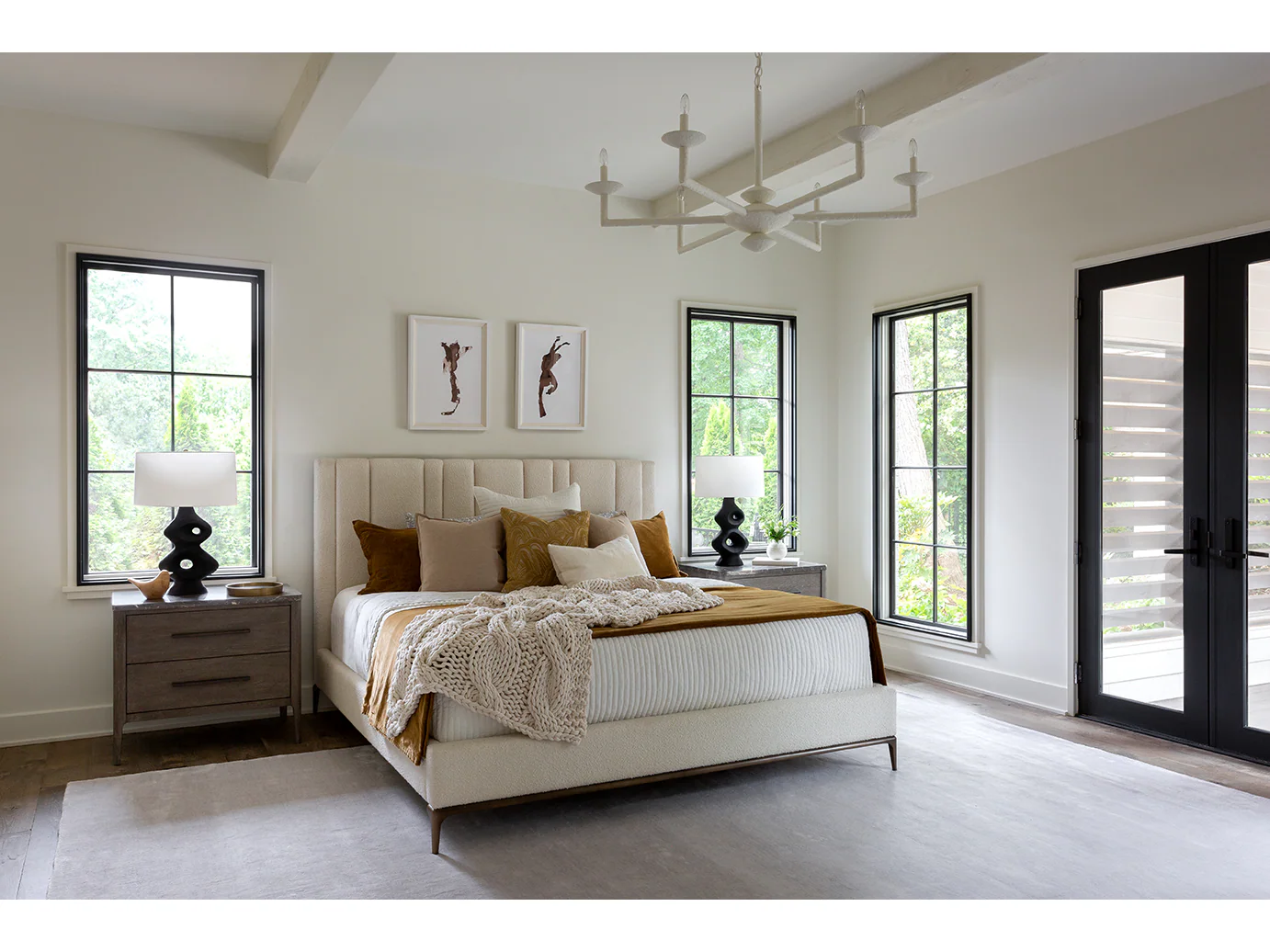 Summerland Snow King Upholstered Bed