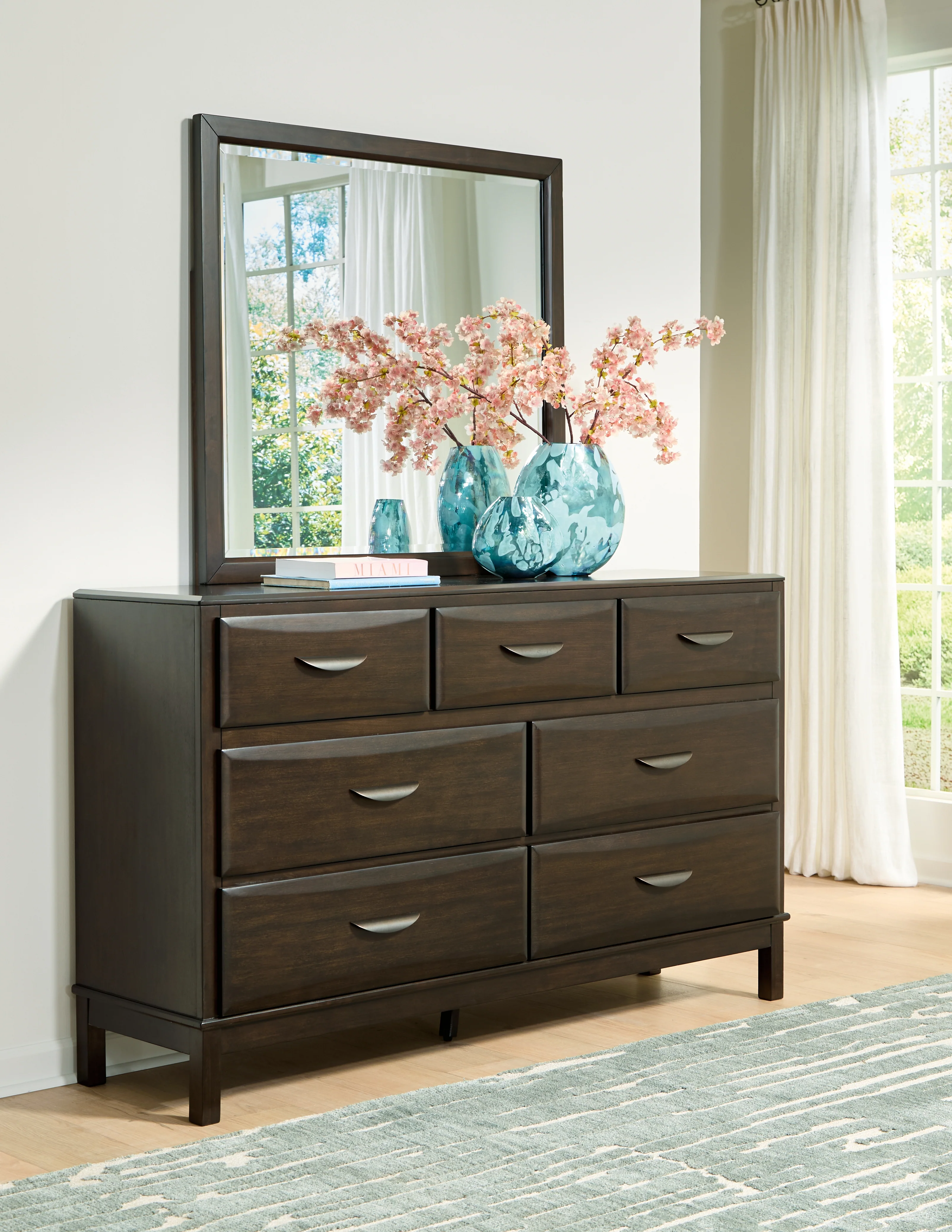Vanmore Dark Brown Queen Storage Bed, Dresser and Mirror - Image 10