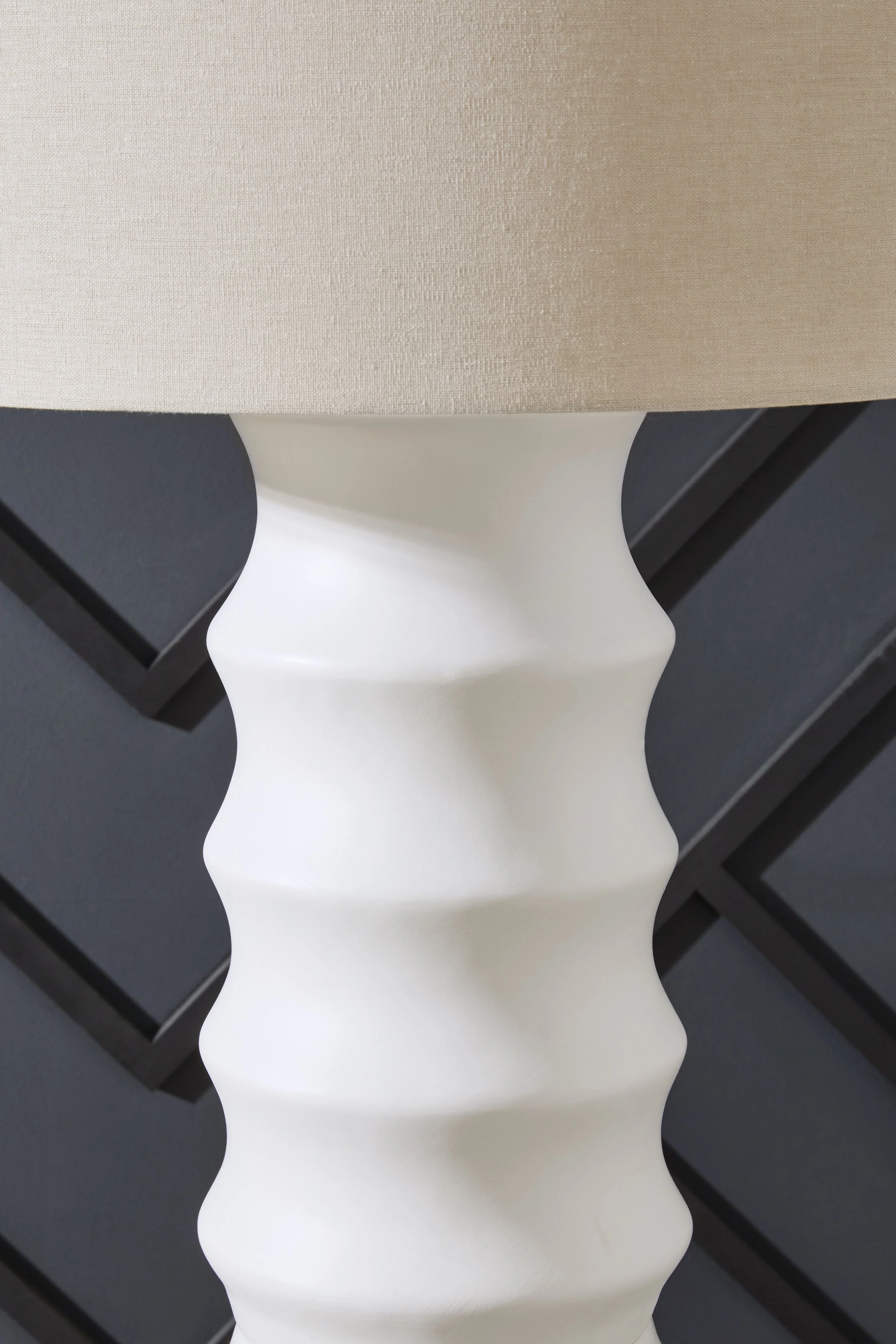 Veraleigh White Poly Floor Lamp (Online Special Price) - Image 3