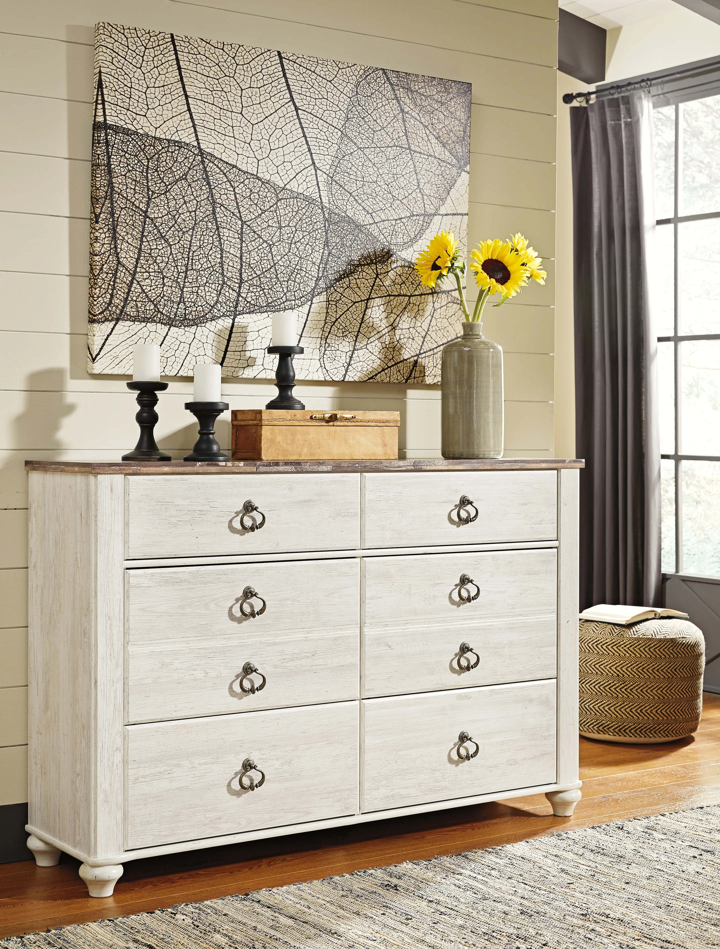 Willowton Whitewash Queen Sleigh Bedroom Set with Dresser and Chest - Image 8