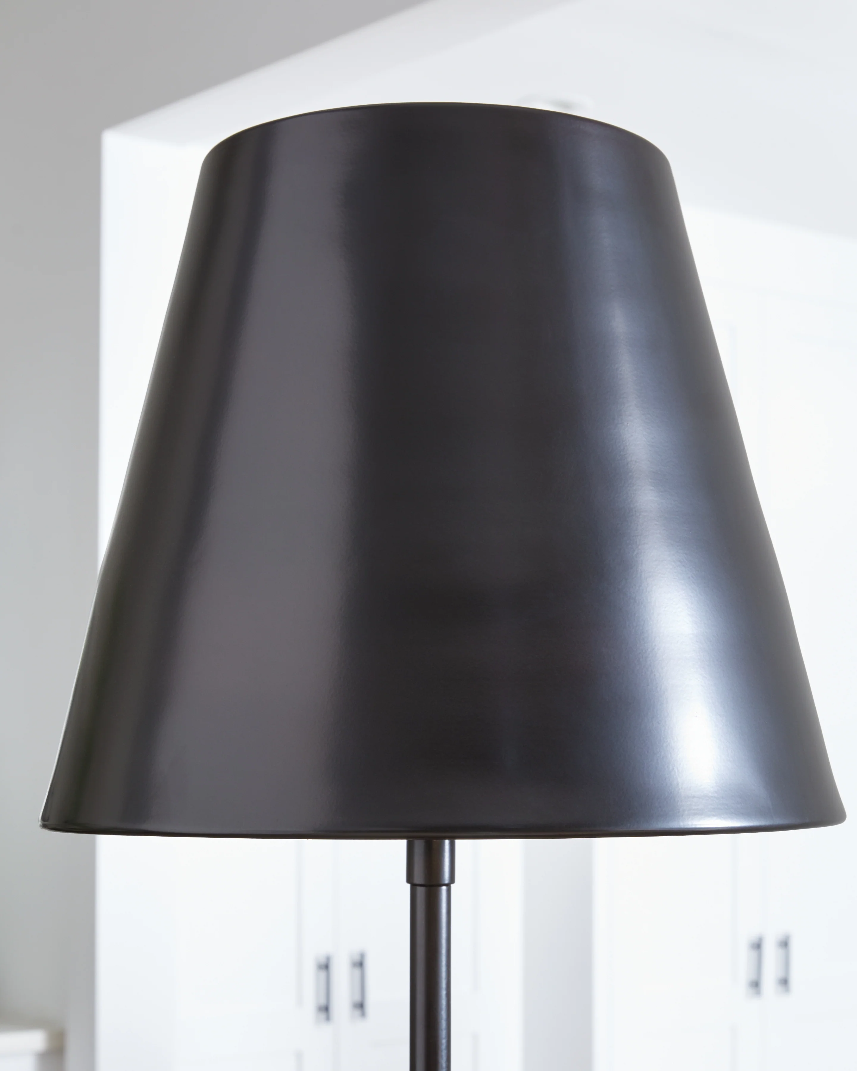 Wimner Antique Bronze Metal Floor Lamp (1/CN) - Image 3