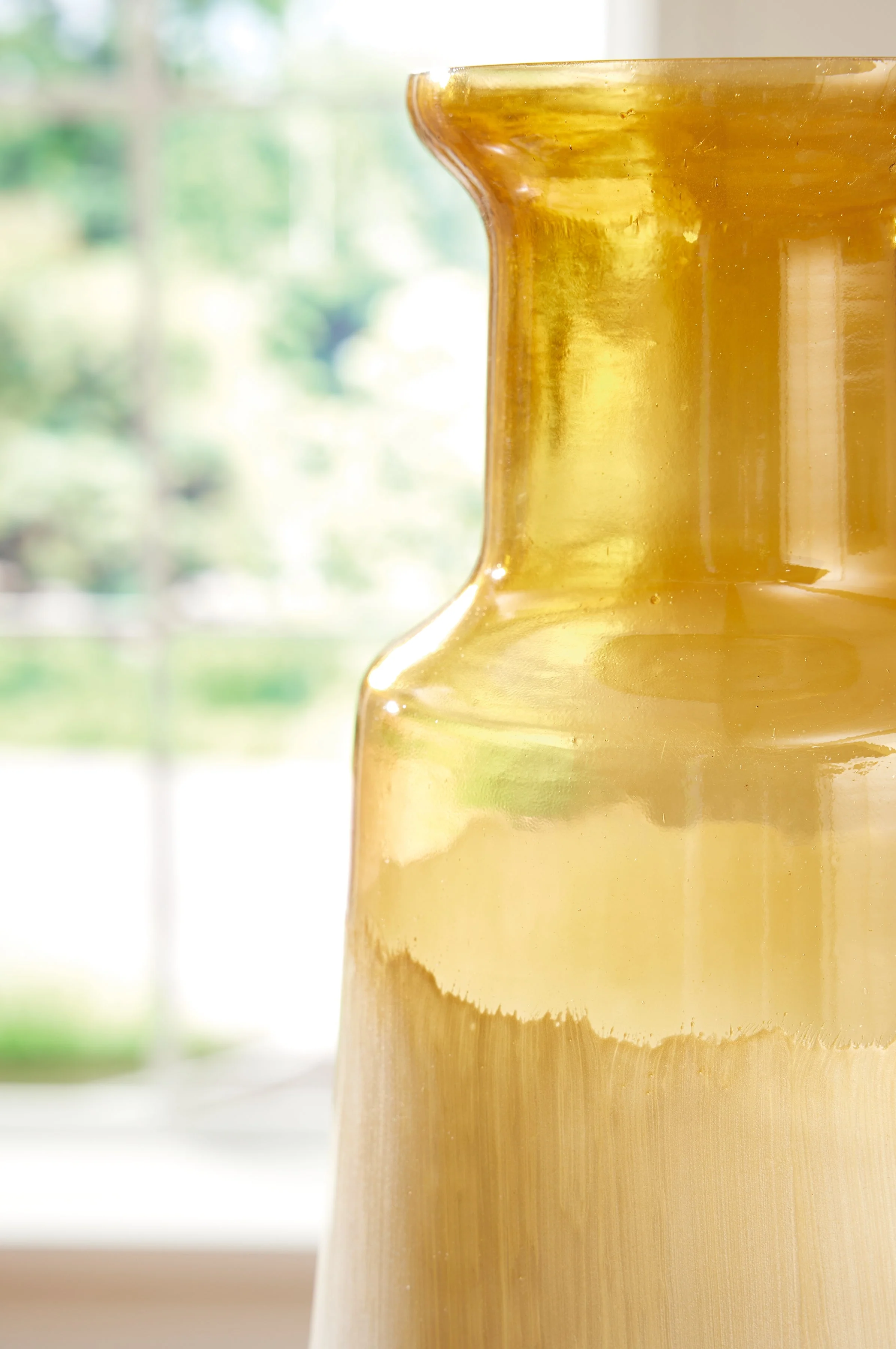 Wynburg White/Amber Vase (Online Special Price) - Image 3
